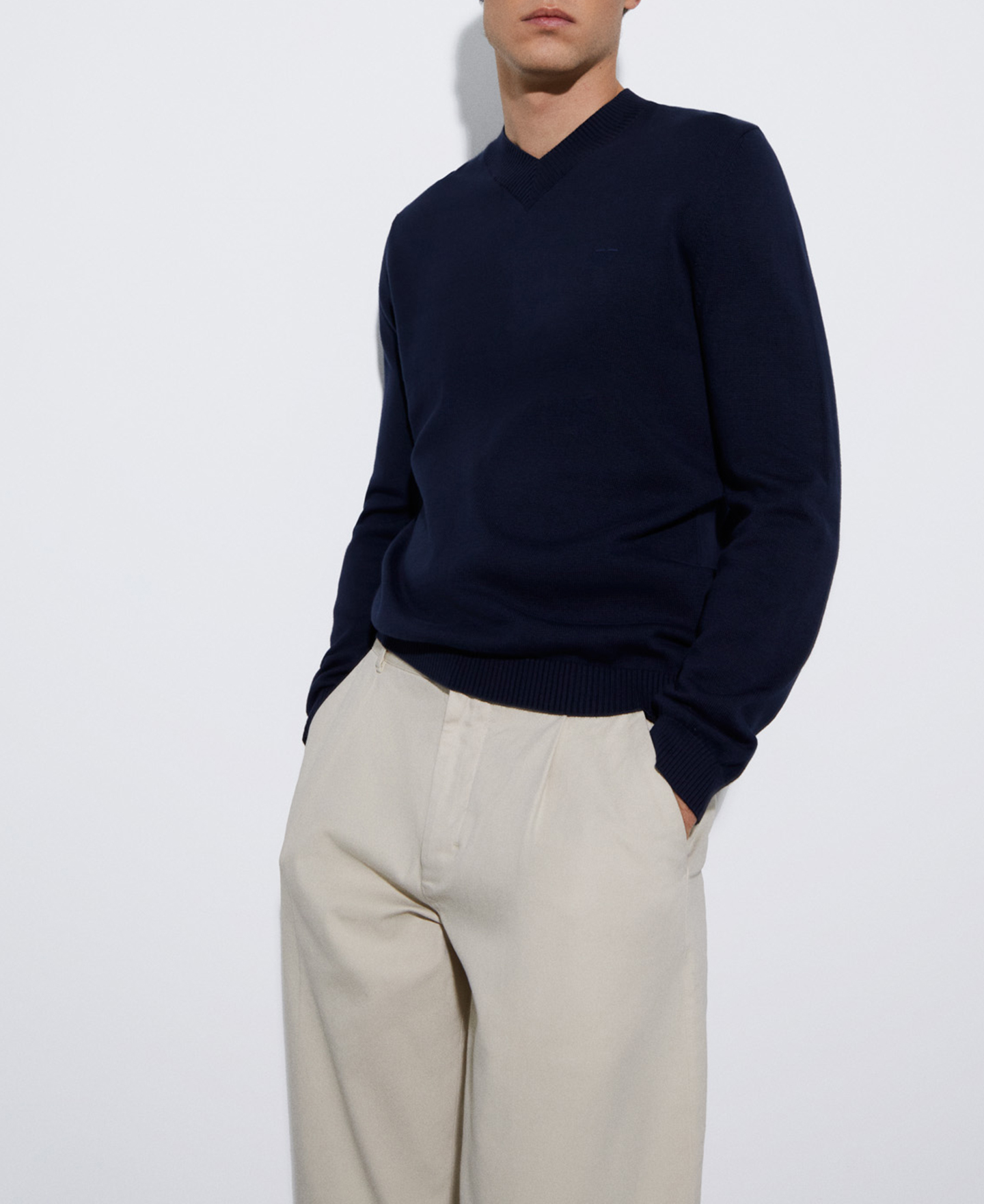 Responsible cotton V-neck sweater image number 0