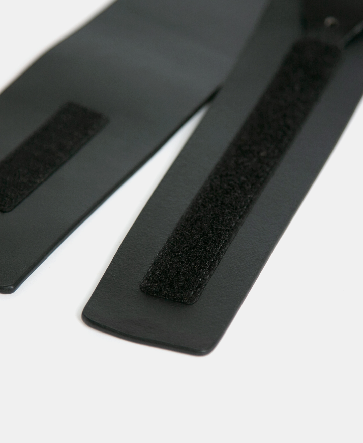 Wide belt in leather image number 1