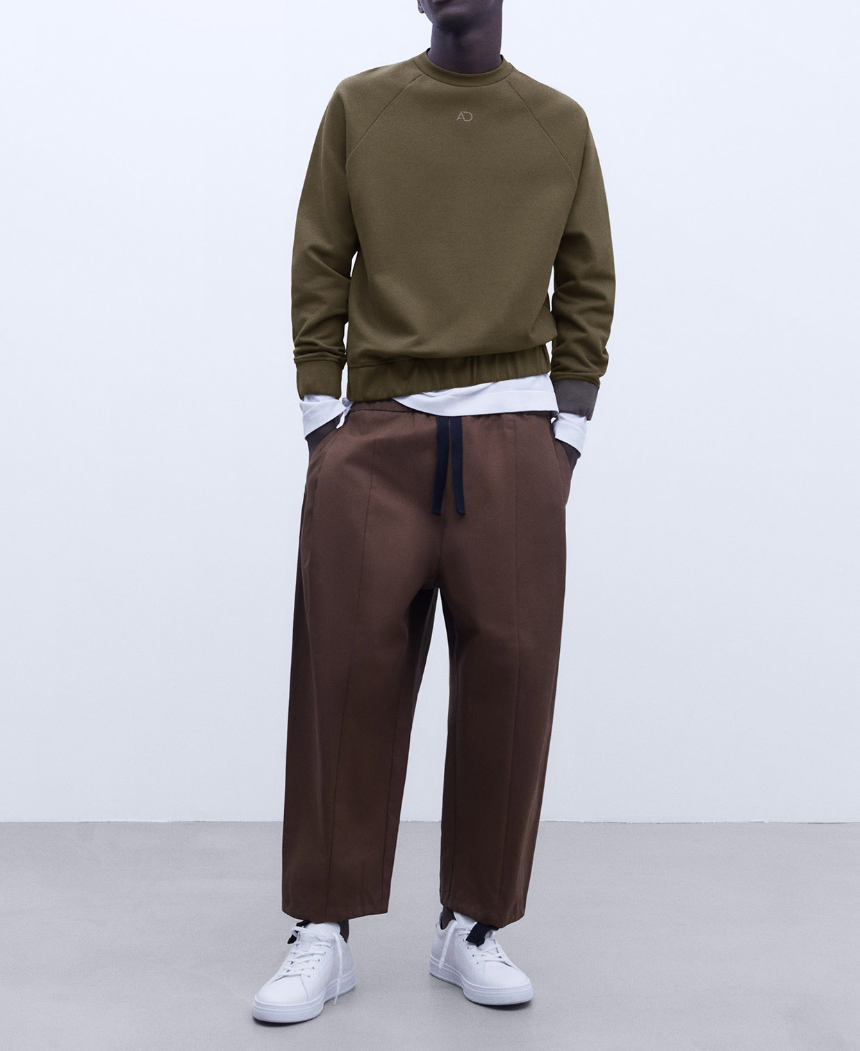 Cotton crew neck sweatshirt image number 1