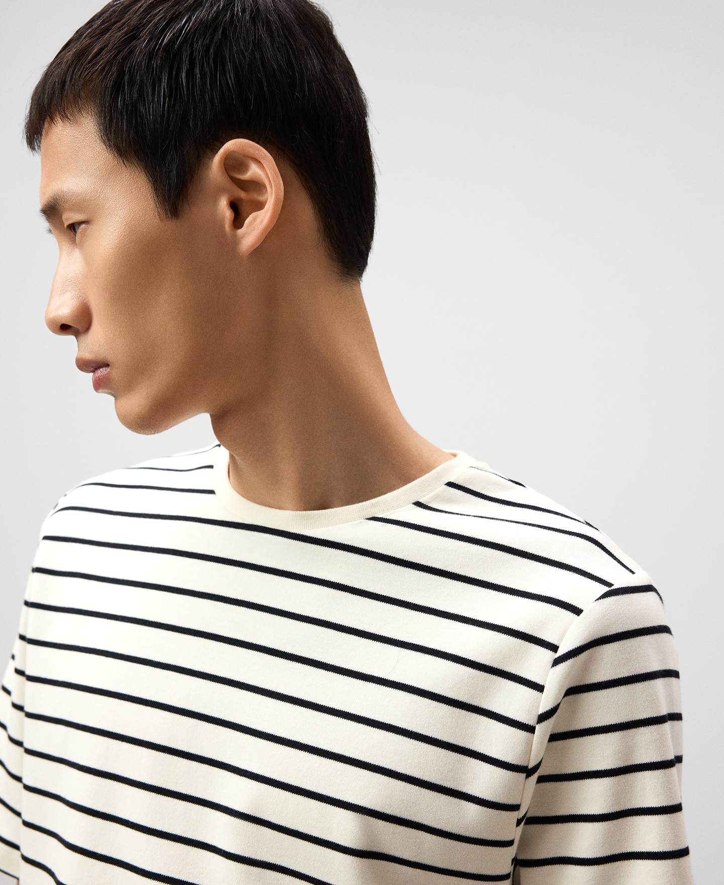 Camiseta regular fit rayas hombre image number 3