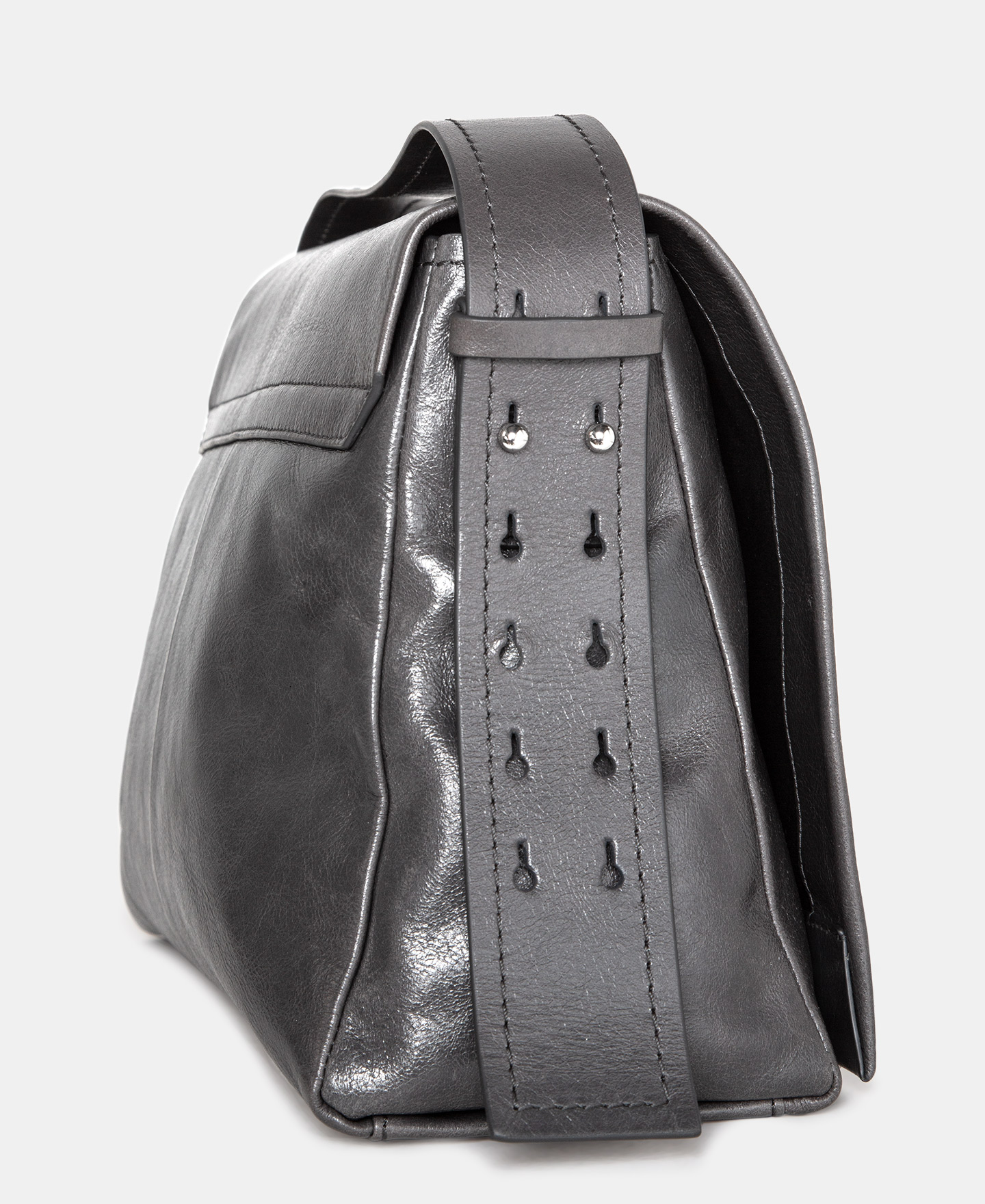 Crackled leather shoulder bag image number 2