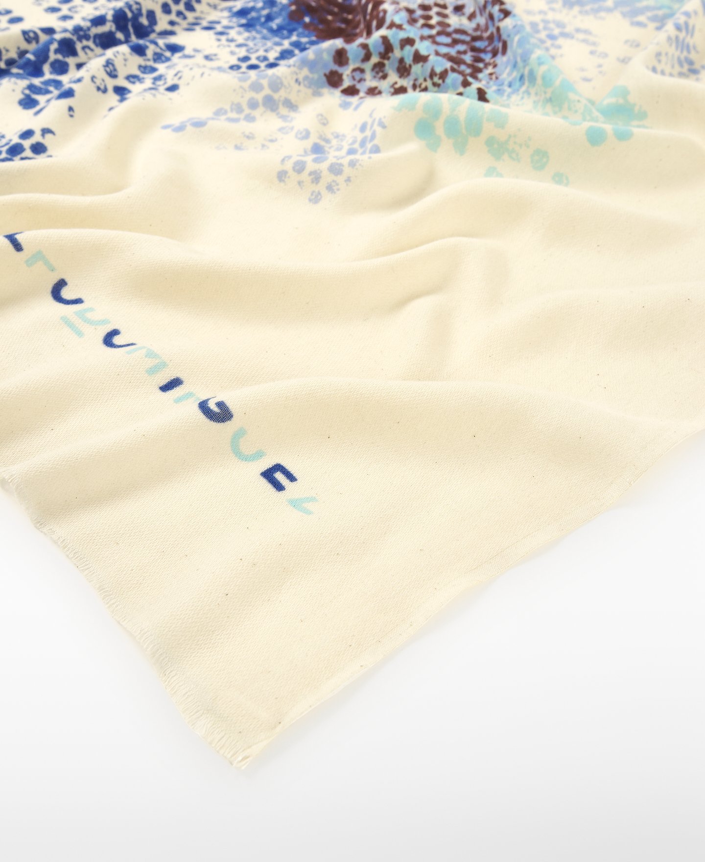 Chal estampado mujer image number 2