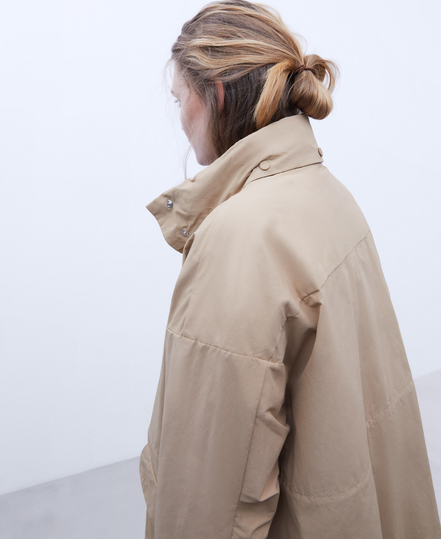 Cotton and nylon turtleneck parka image number 3