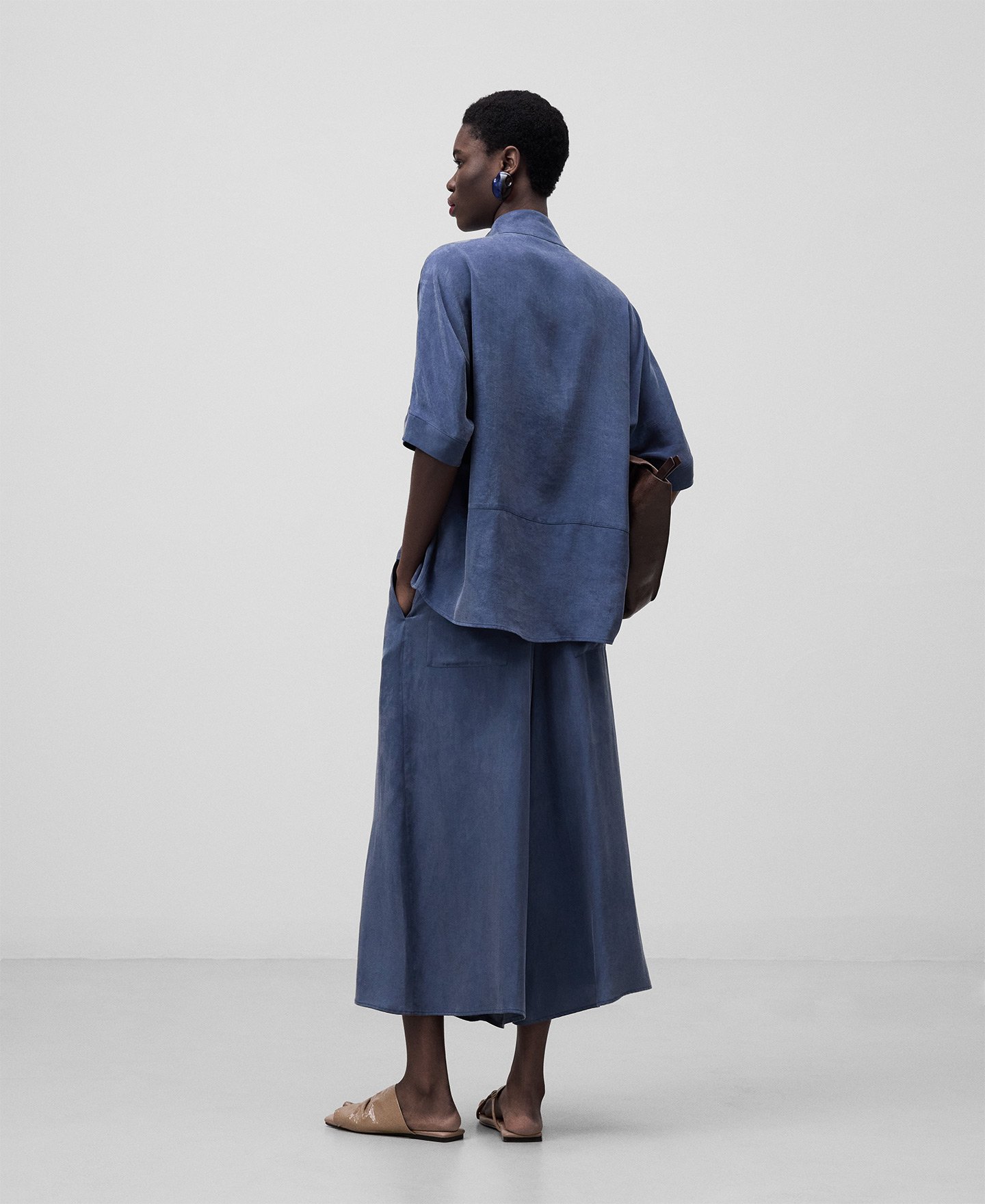 Blue culotte trousers woman image number 2
