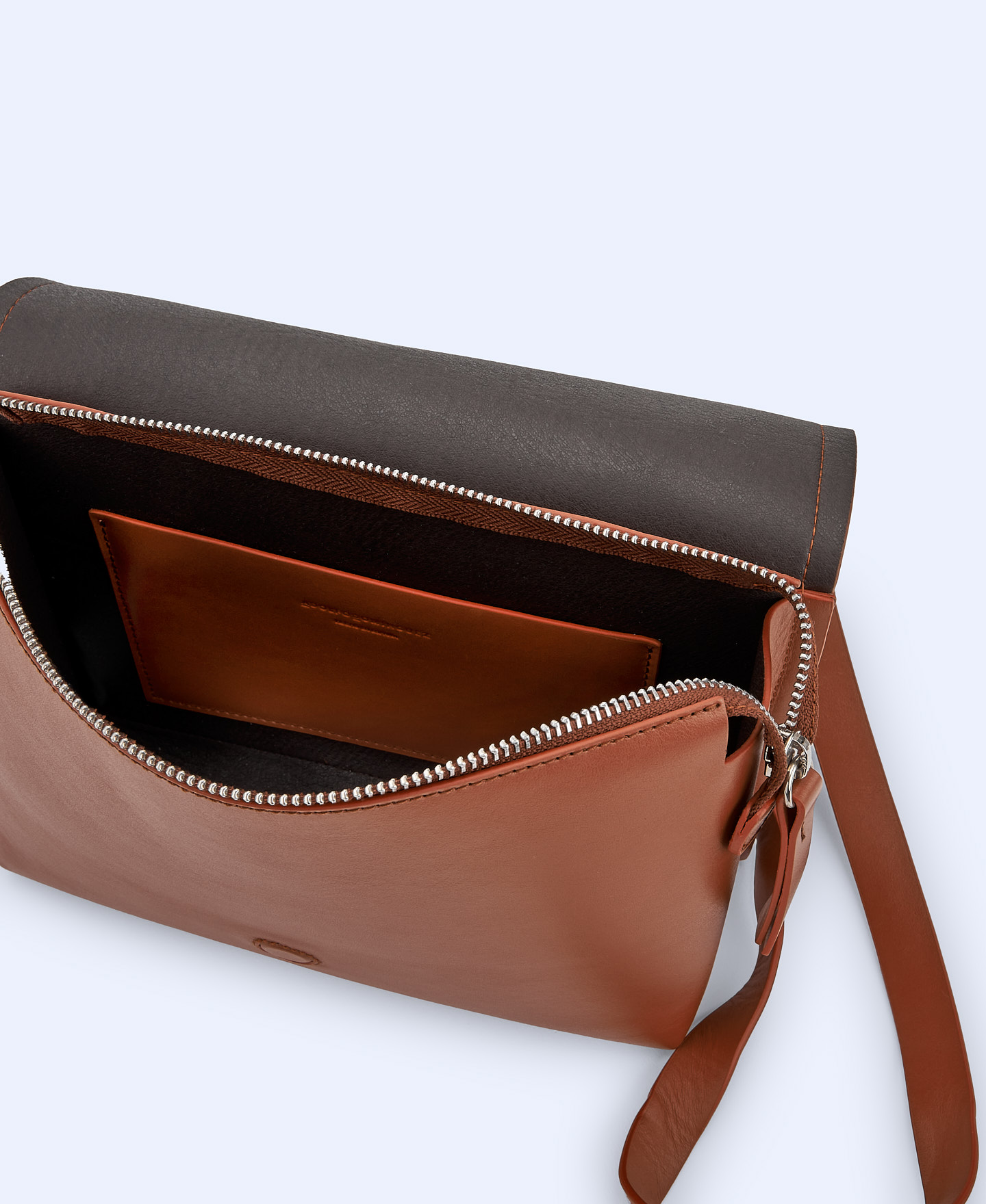 Bolso baguette Made in Spain en piel image number 2