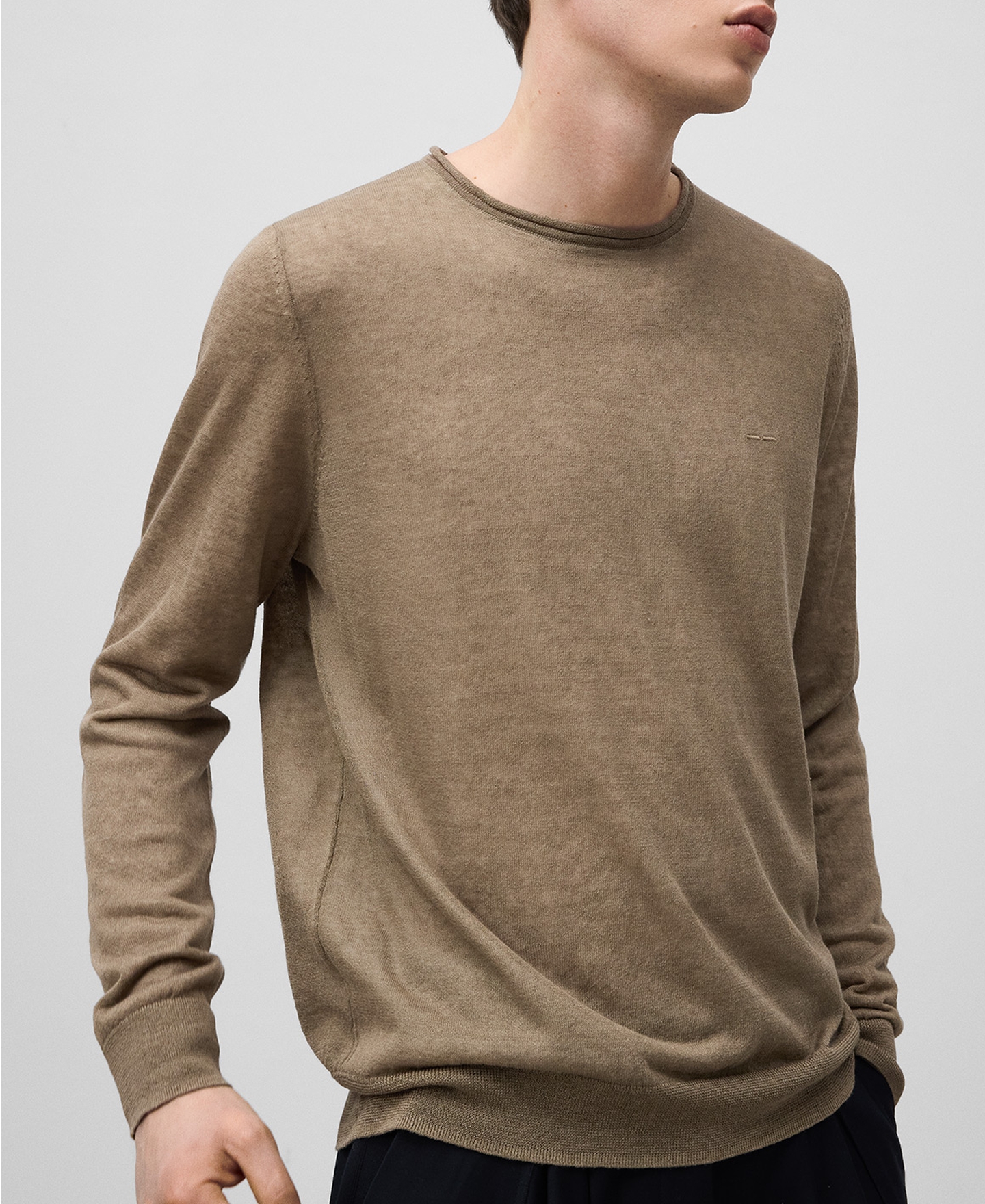 Jersey doble capa con lino hombre image number 0