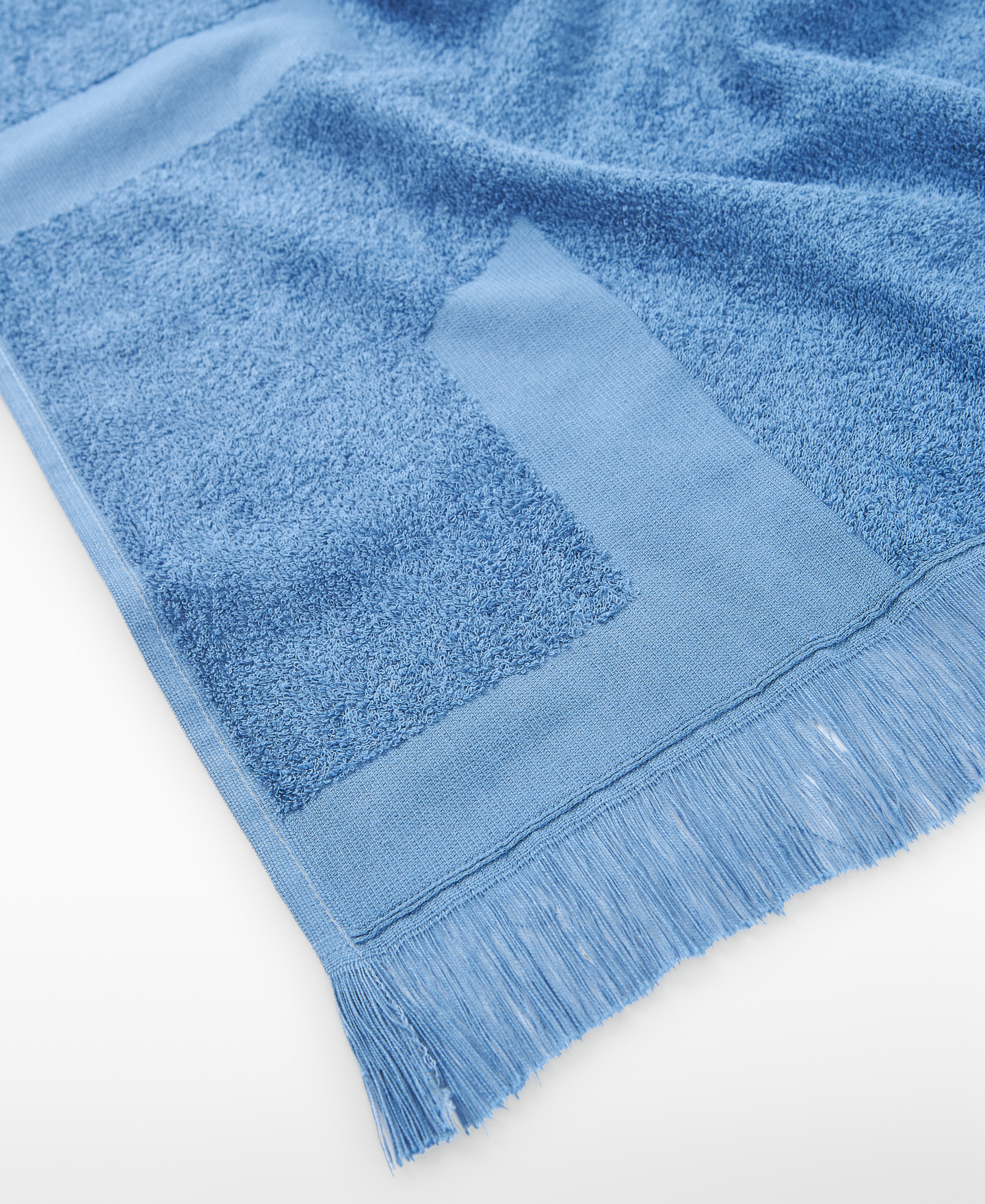 Jacquard maxi logo beach towel image number 2