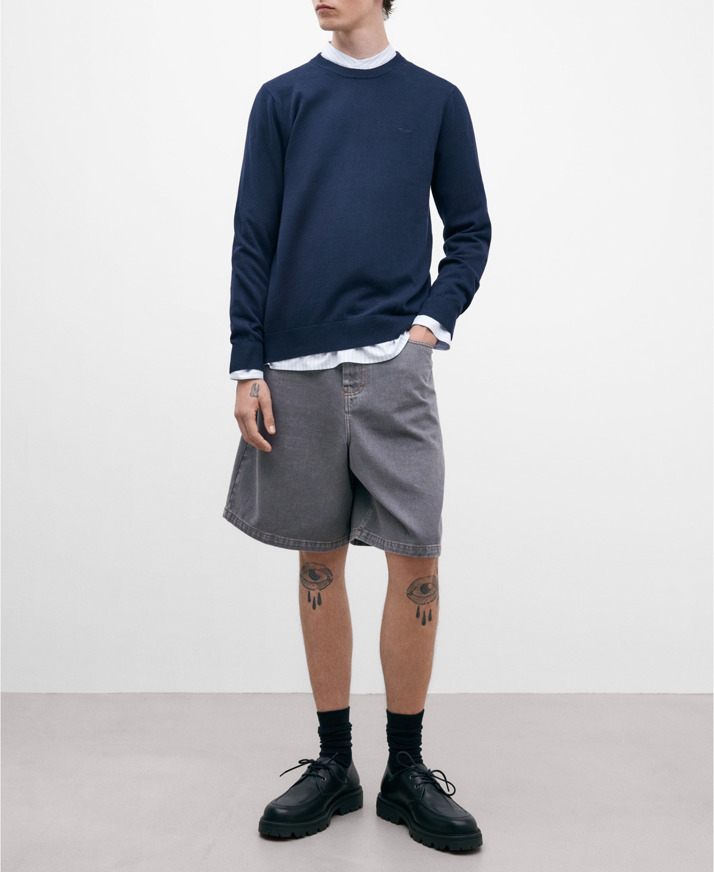 Crew neck cotton sweater for men image number 1
