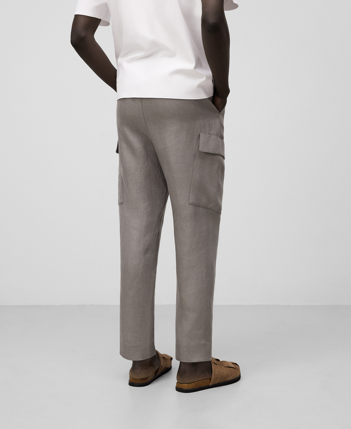 Pantalón cargo lino hombre image number 2