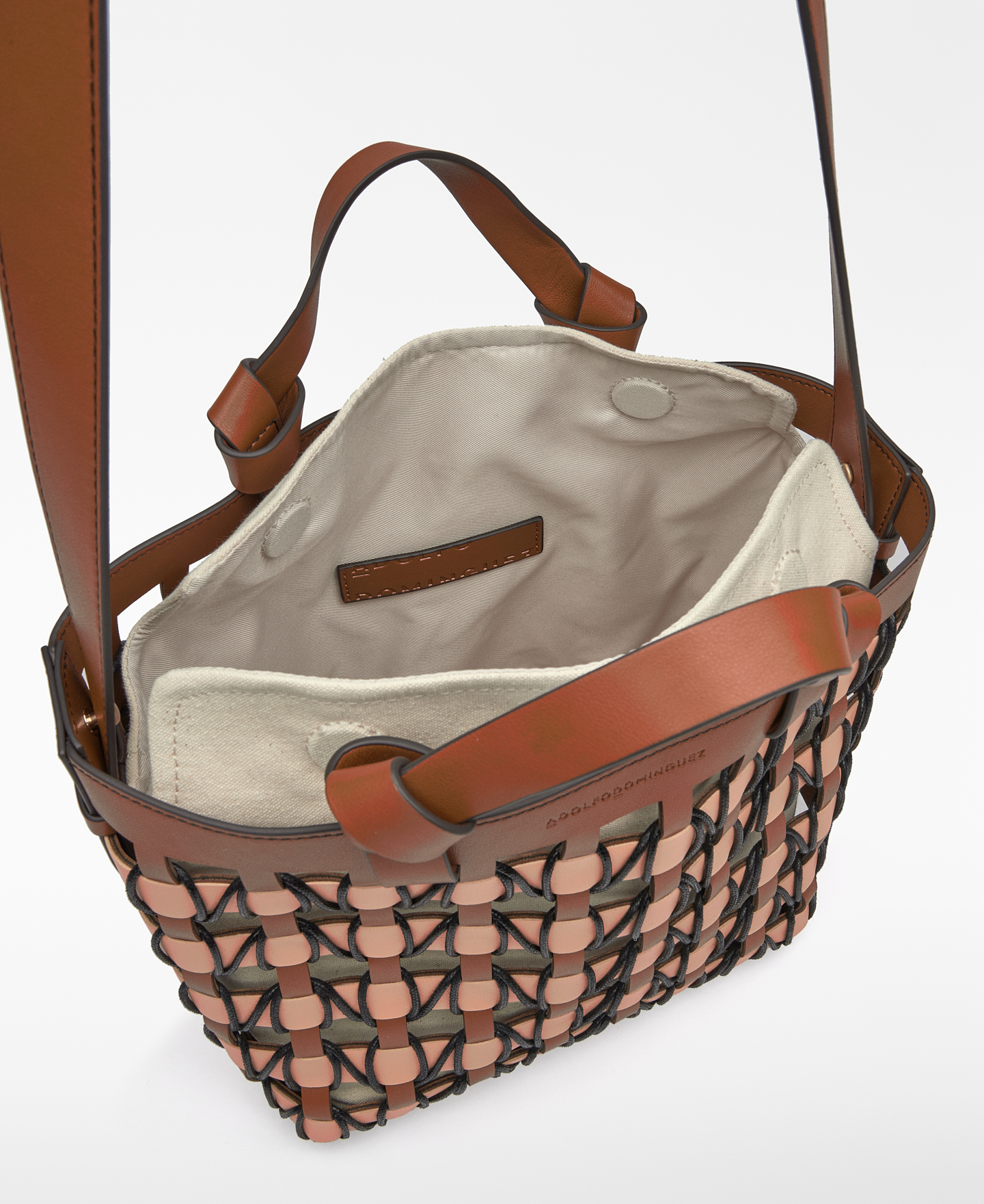 Medium braided basket bag woman image number 2
