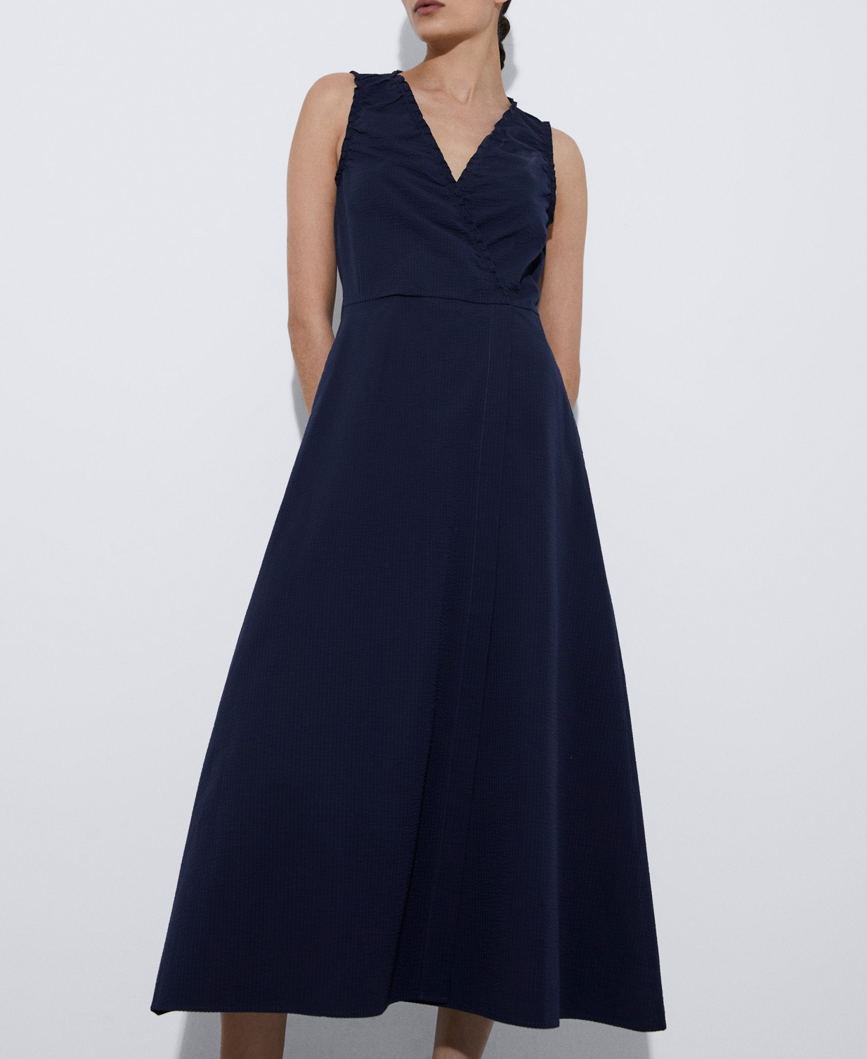 Seersucker dress with gathered neckline image number 0