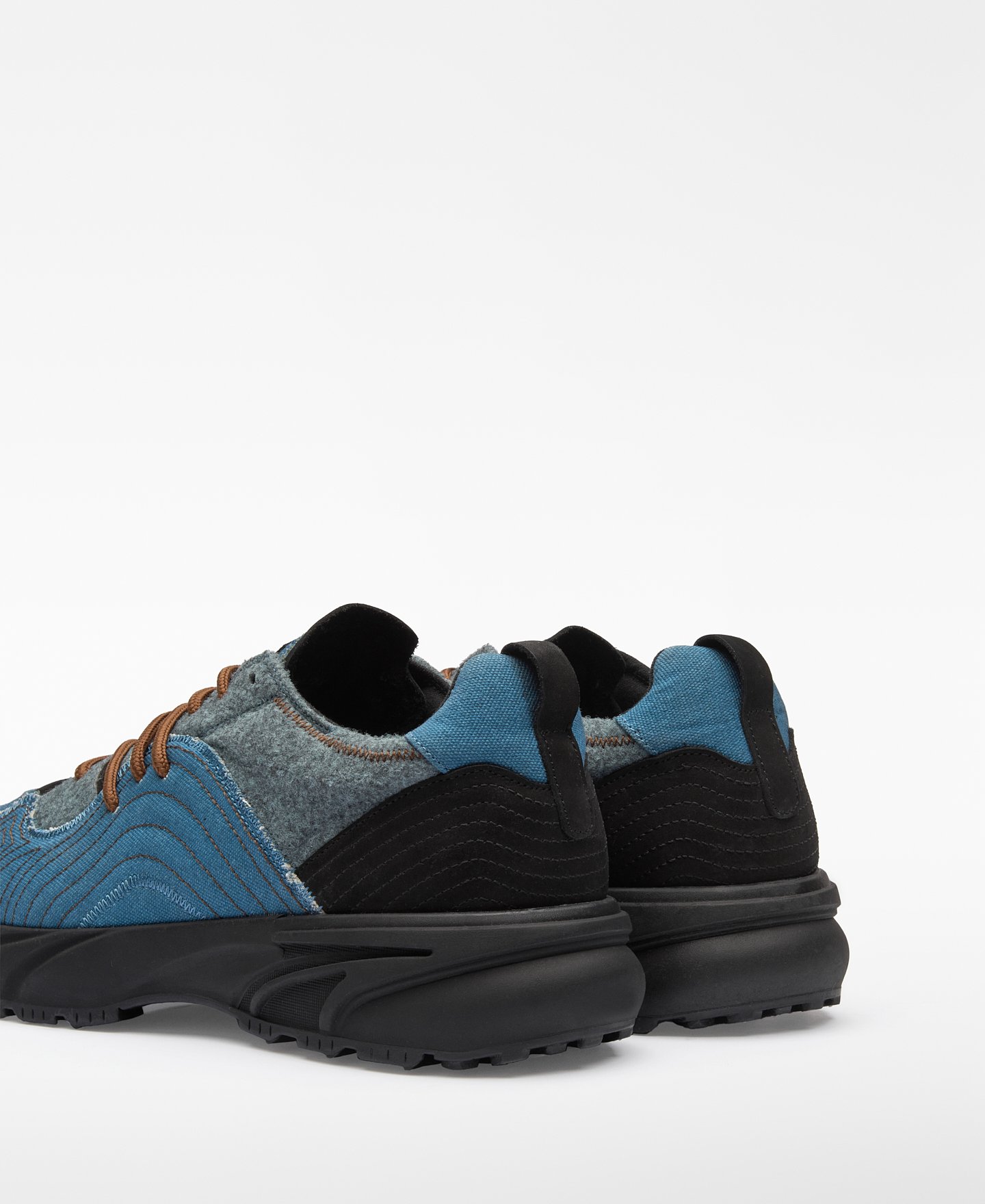 Zapatilla combinada patchwork hombre image number 2
