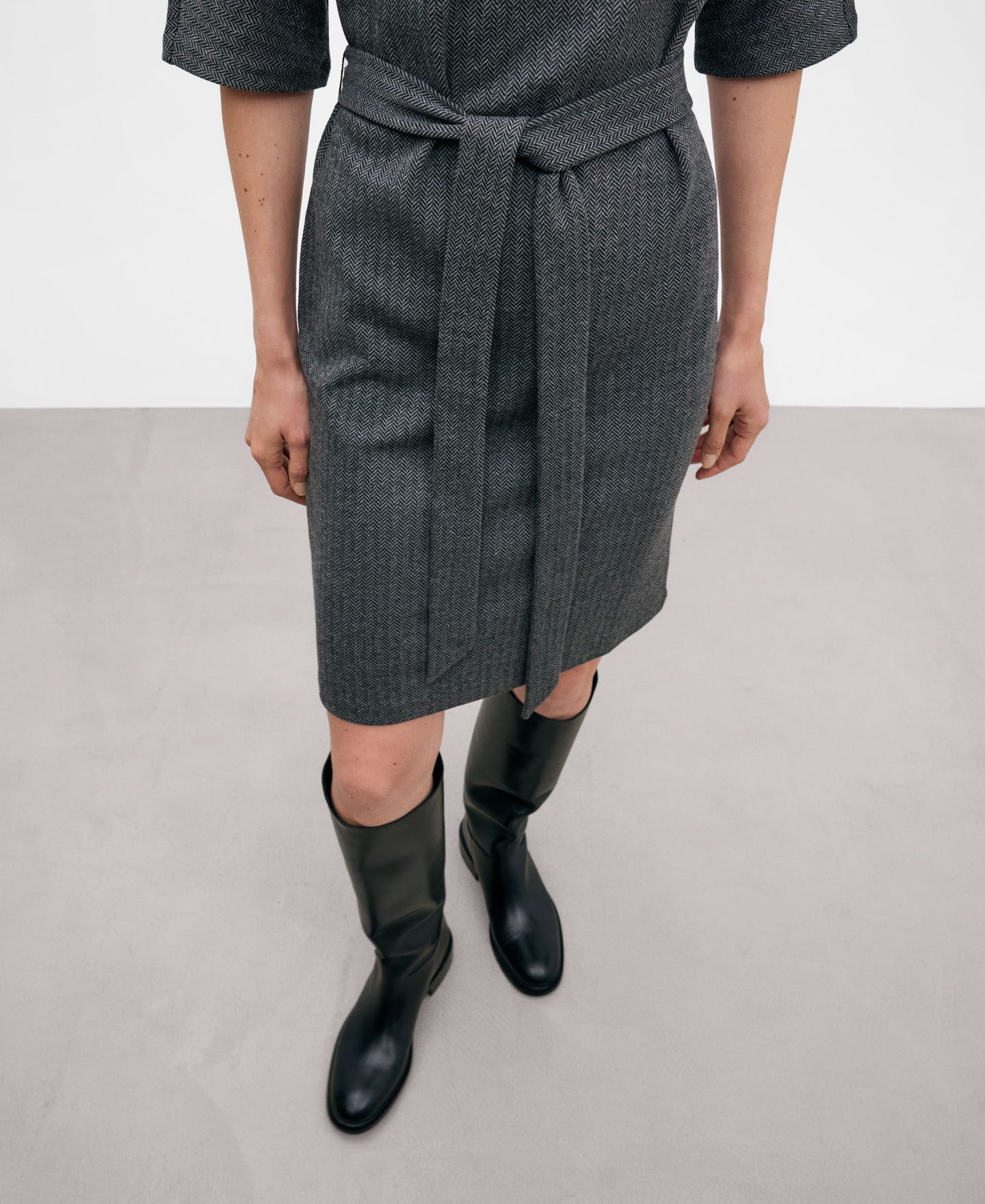 Japanese sleeve dress in polyester image number 0