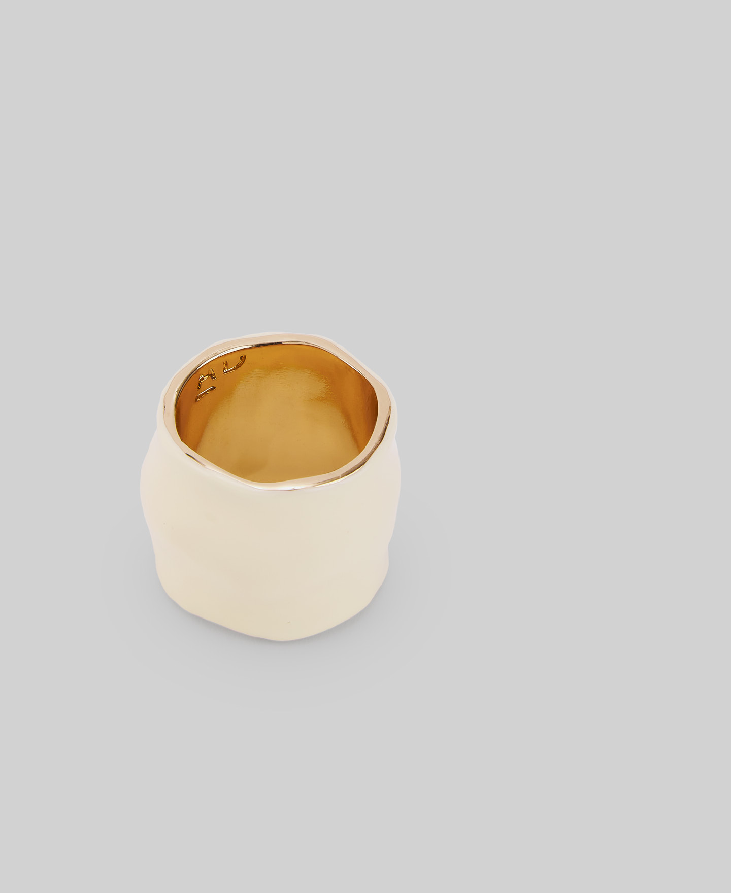 Anillo irregular metal lacado mujer image number 1