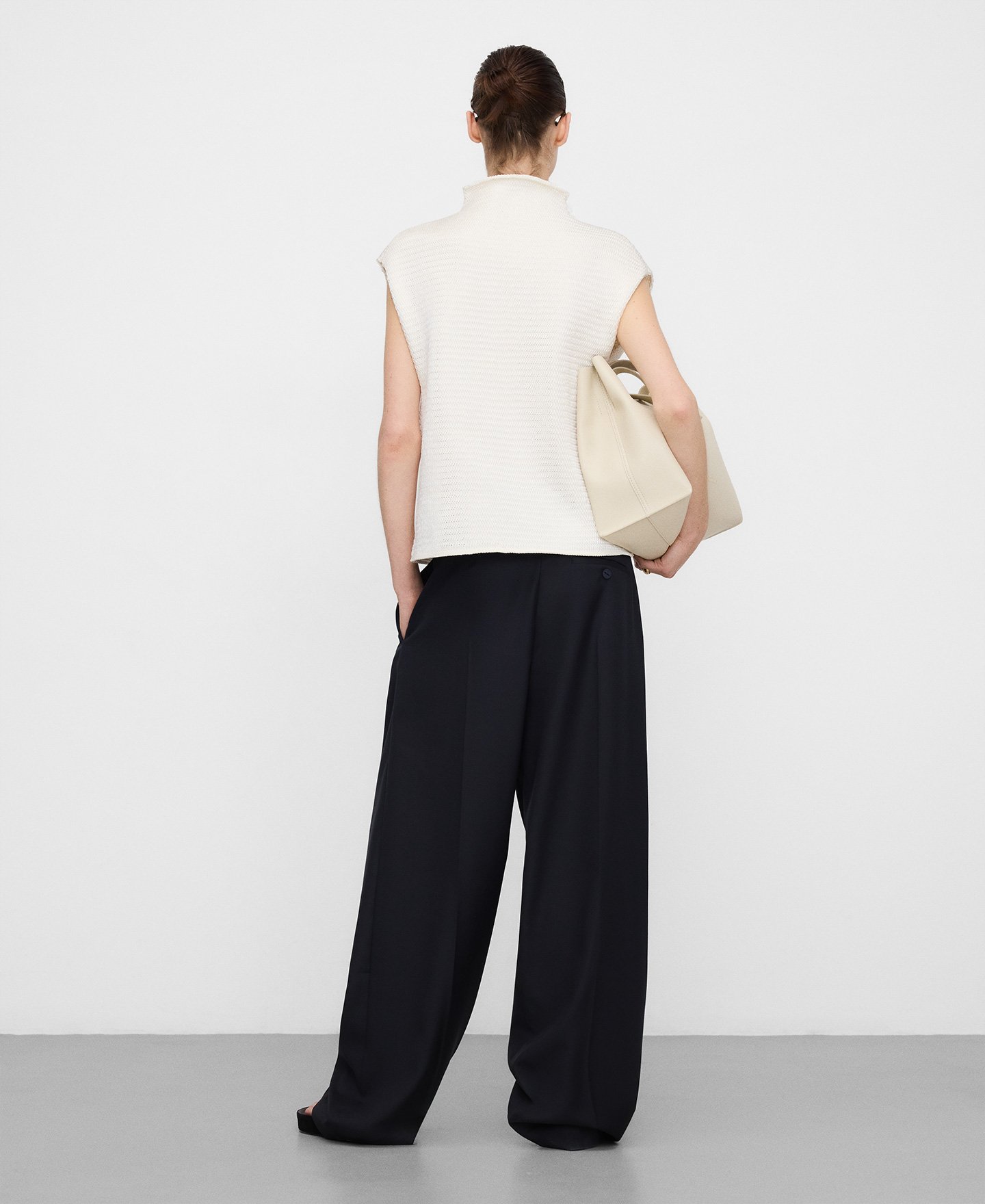 Raffia top with feather-effect fringes image number 2