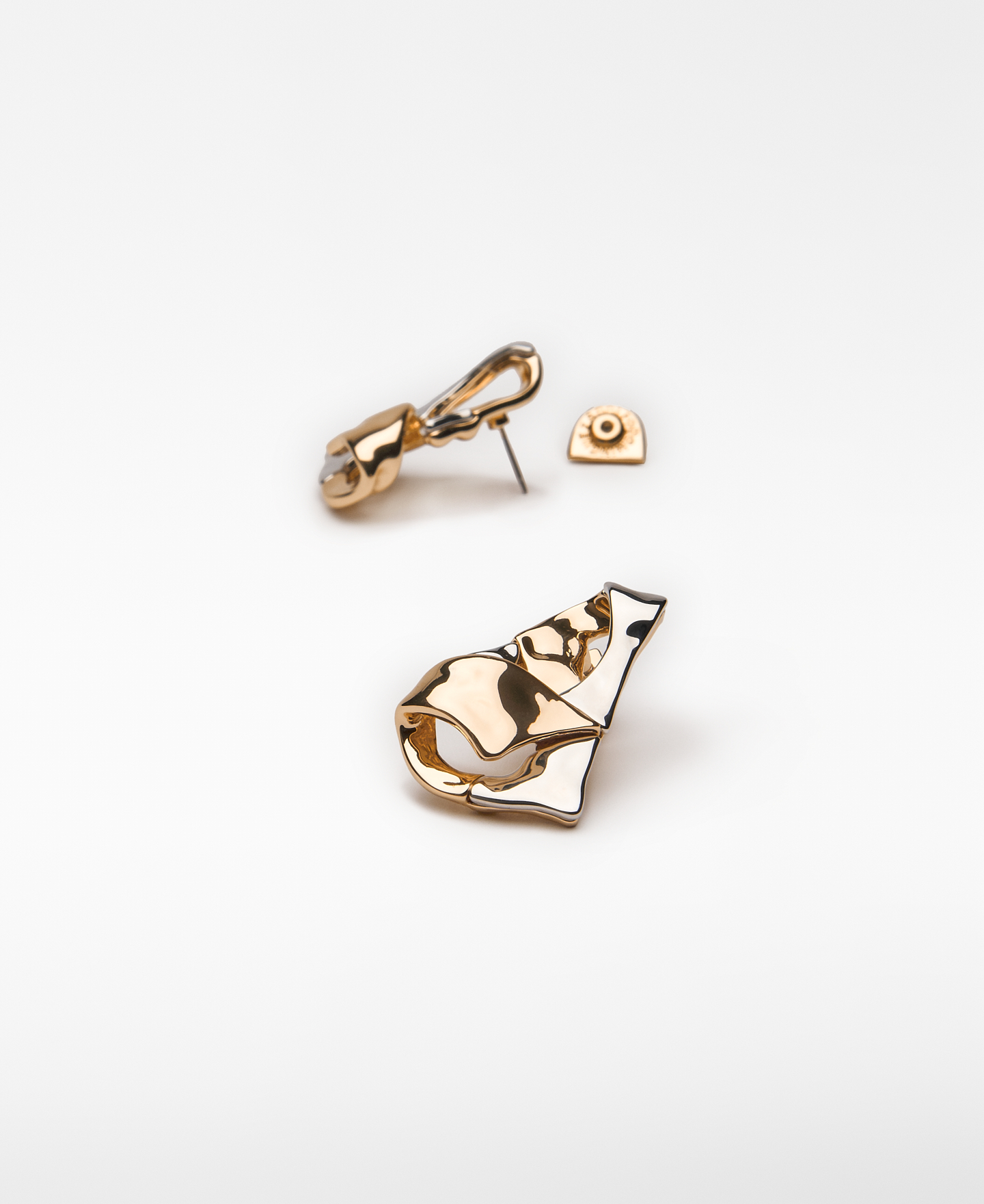 Embossed metal earrings woman image number 2