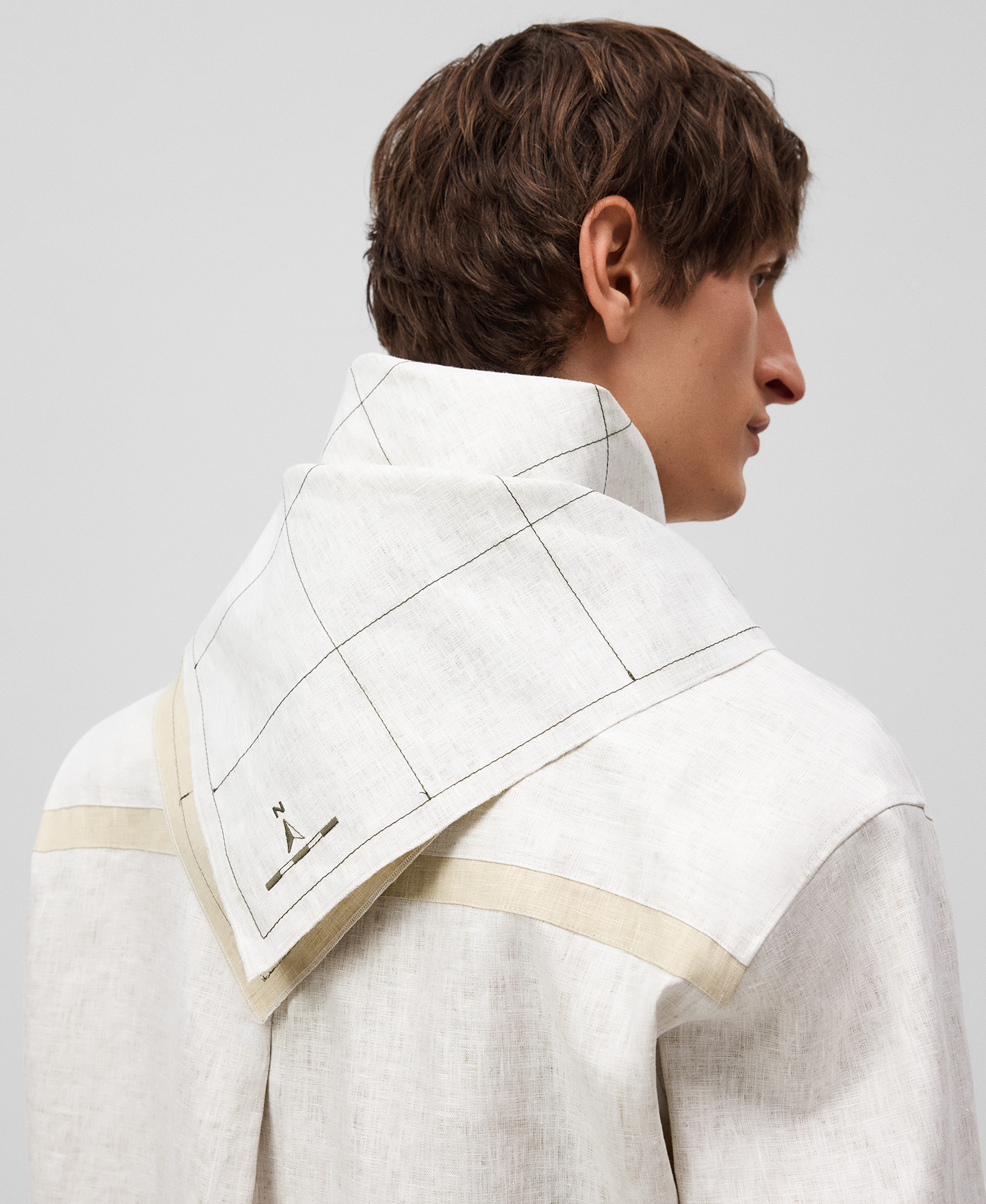 European linen printed key shirt man image number 5