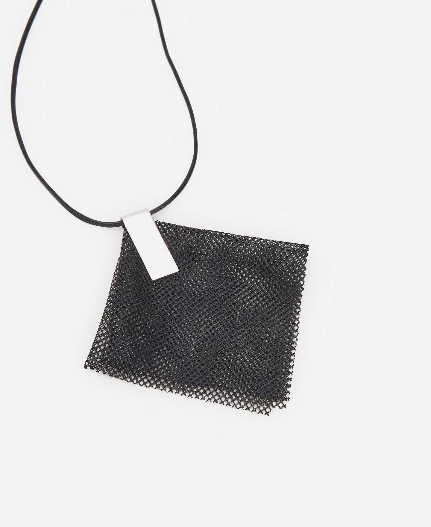 Black metal net necklace image number 1