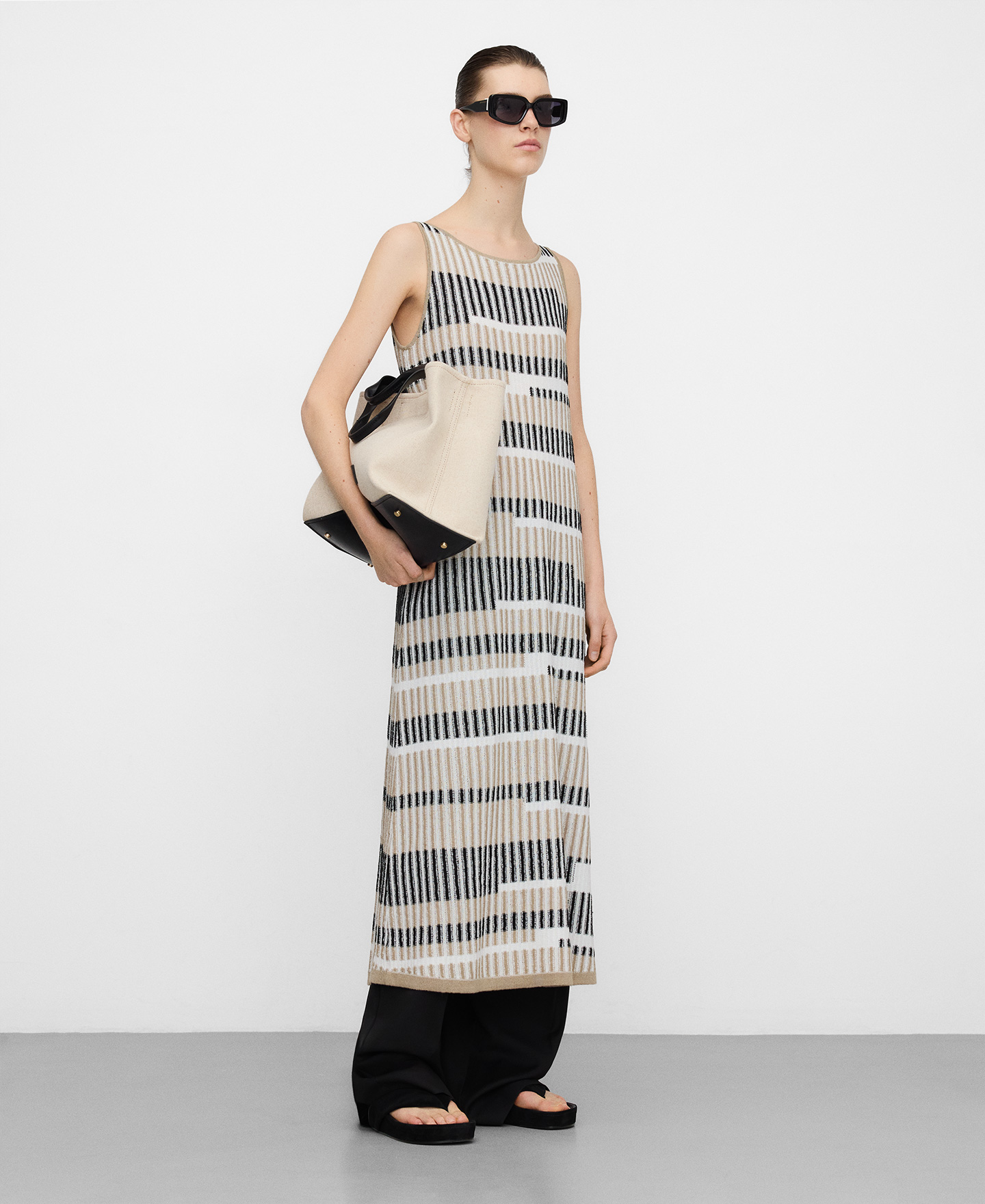 Vestido punto jacquard rayas irregulares image number 1