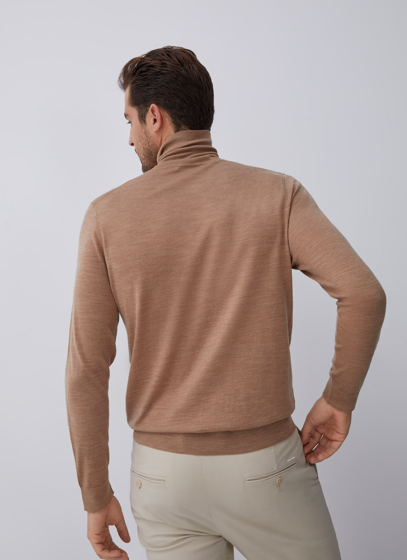 Jersey en merino con cuello alto image number 1