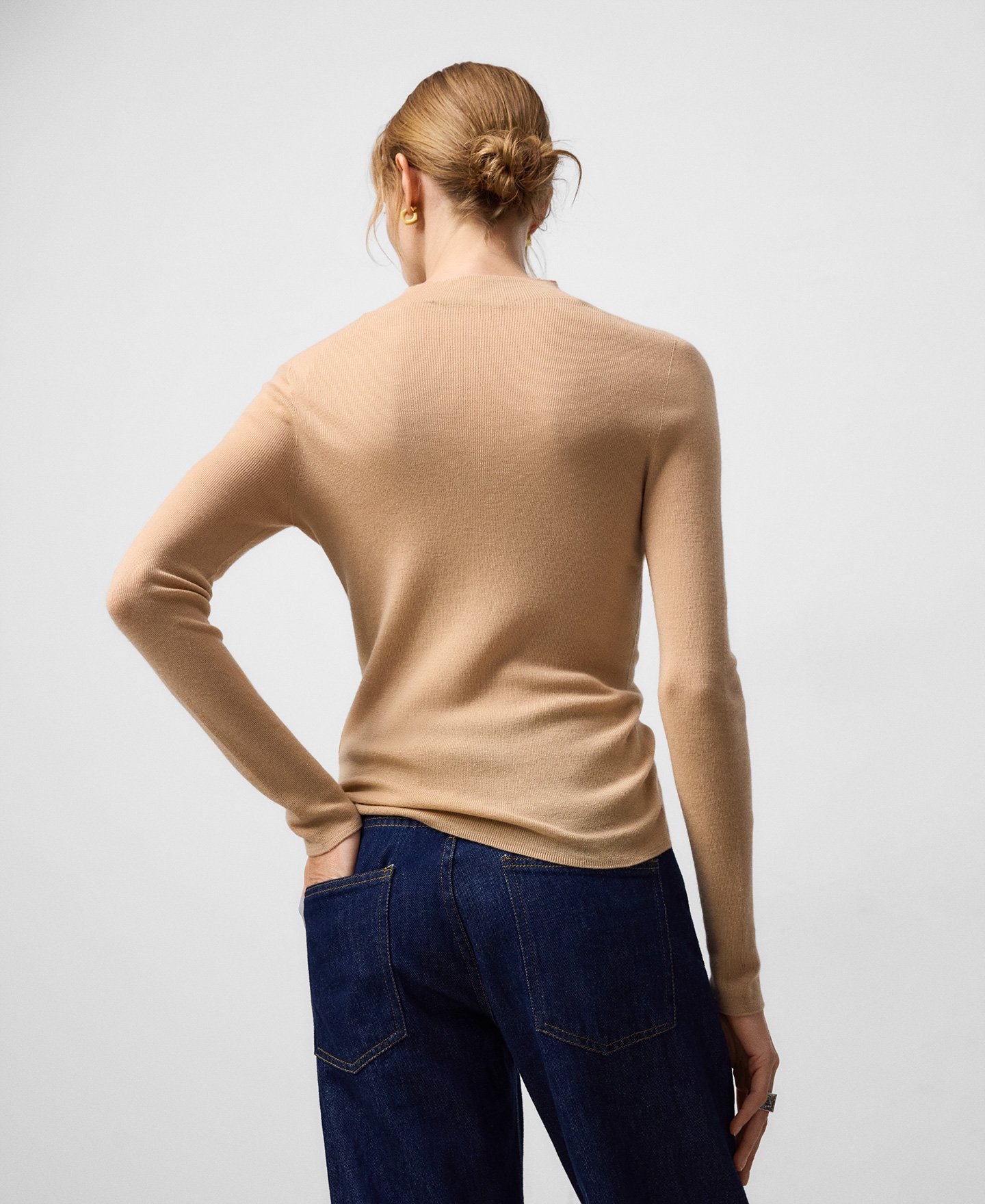 Camisola justa de lã merino para mulher image number 2