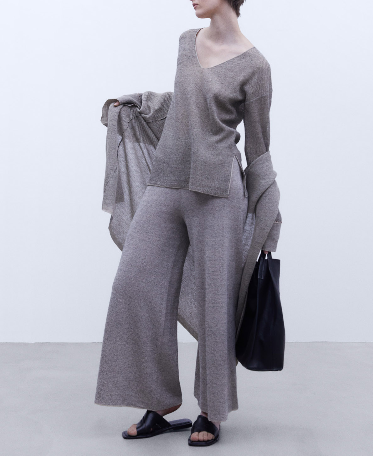 Wide leg knitted trousers image number 1