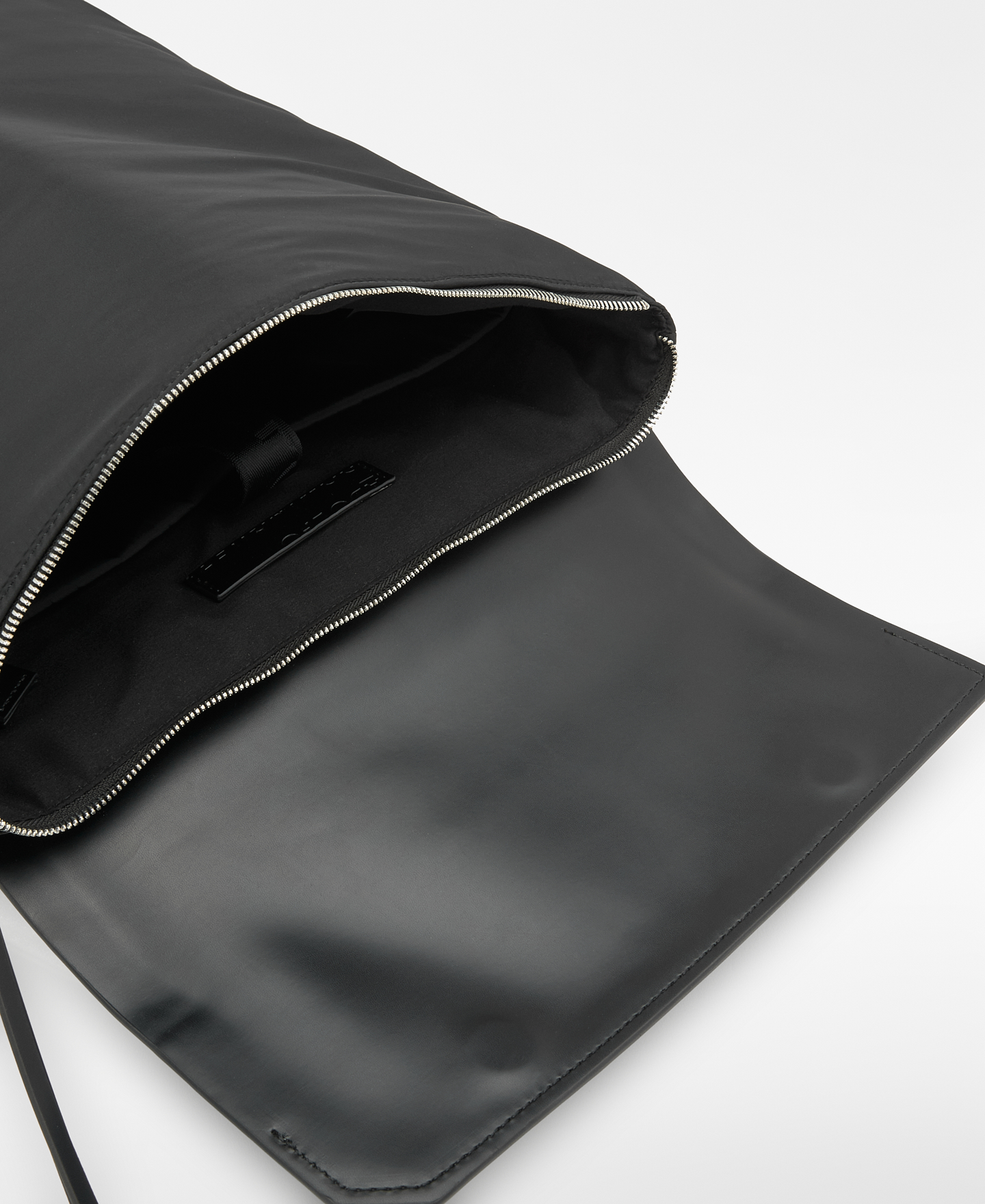 Mochila compacta nailon image number 2