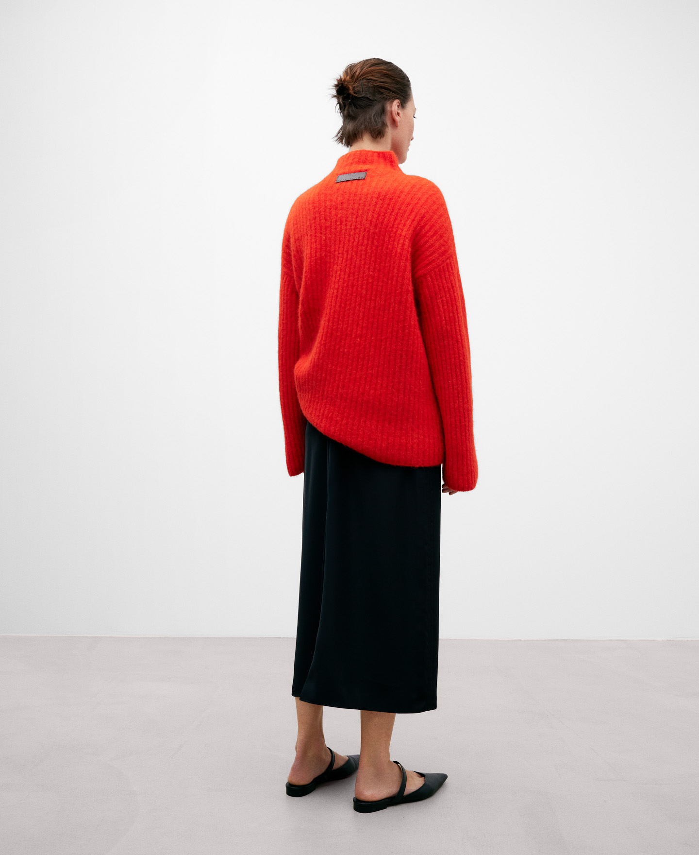 Coral alpaca knitted sweater for women image number 2