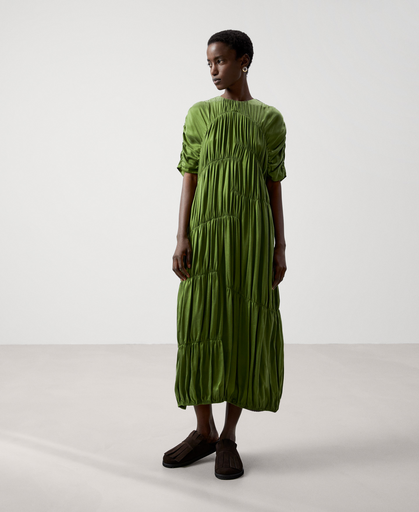 Robe midi en cupro image number 1