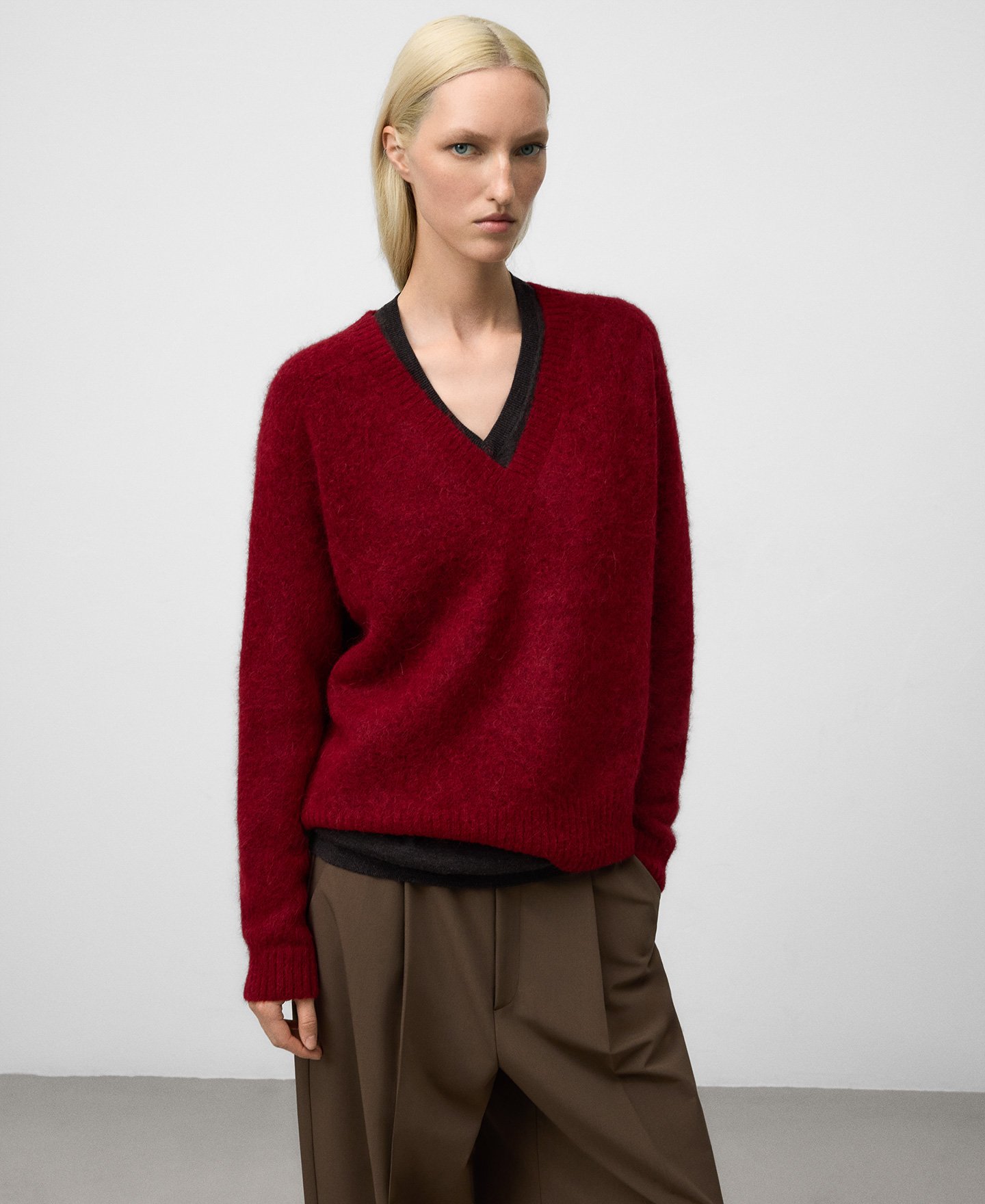 Knit V-neck sweater woman image number 0