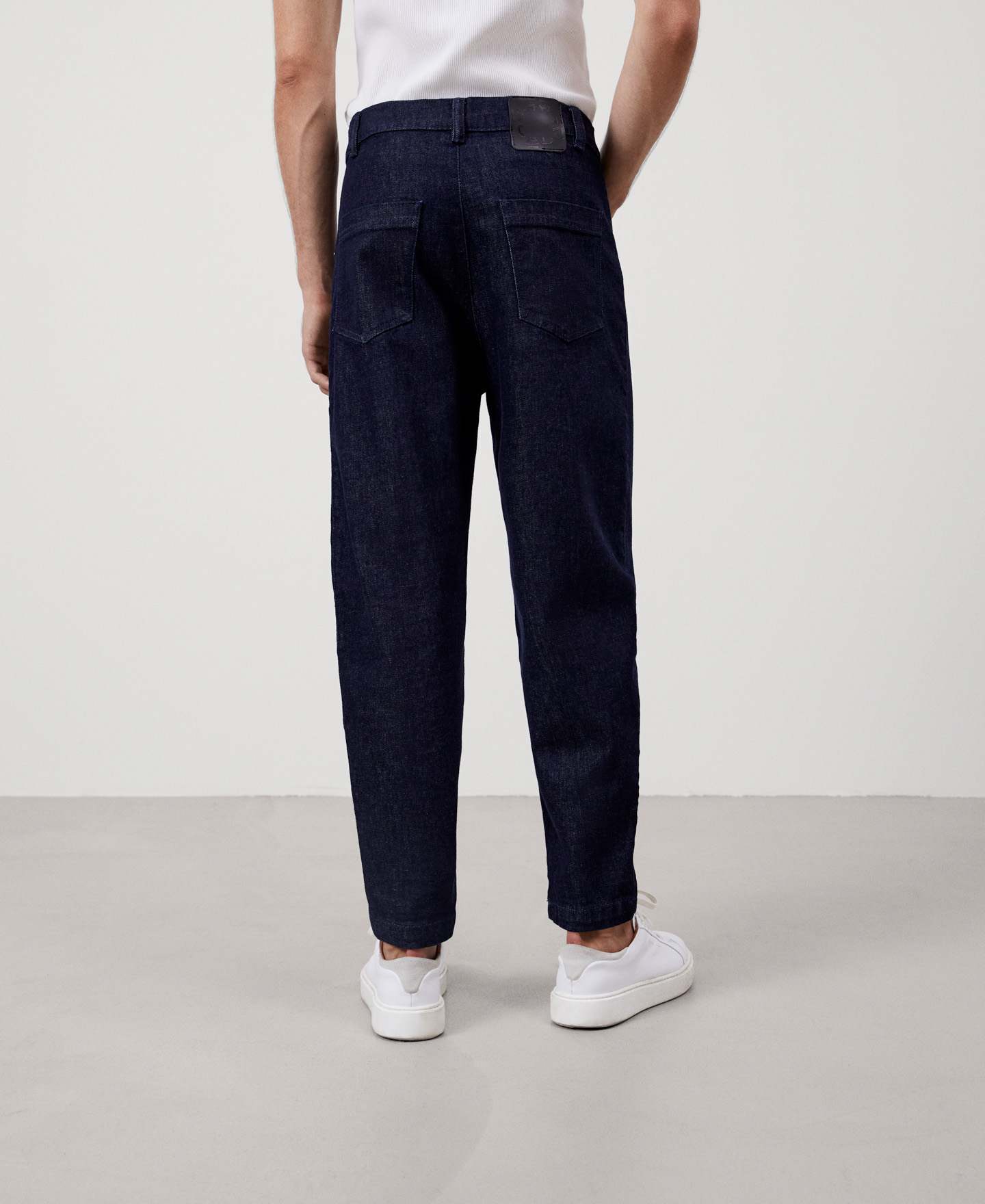 Pantalón carrot fit image number 2