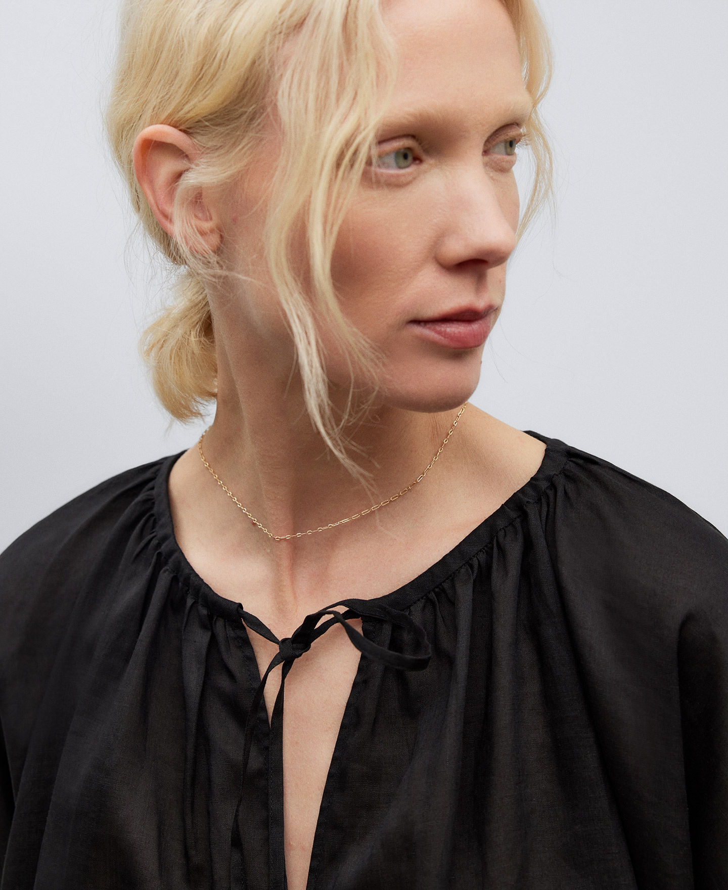 Black long sleeve blouse woman image number 3