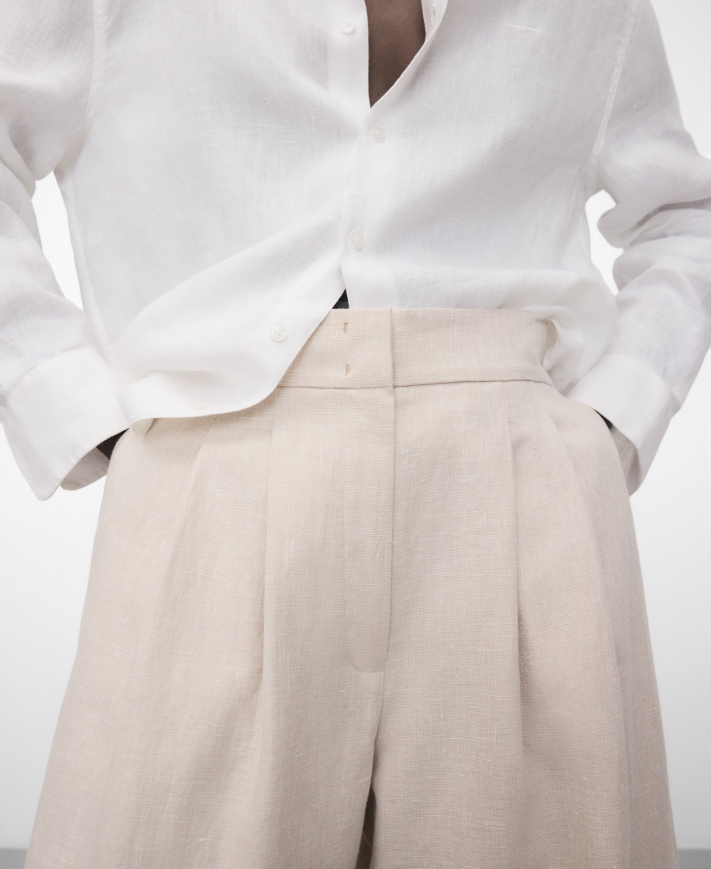 Double-pleat wide-leg trousers image number 3