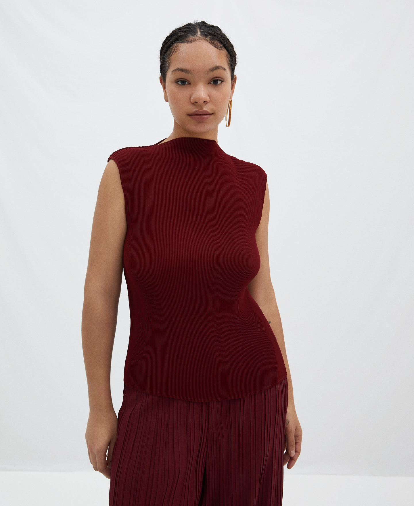 Pleated top with asymmetrical hem image number 0