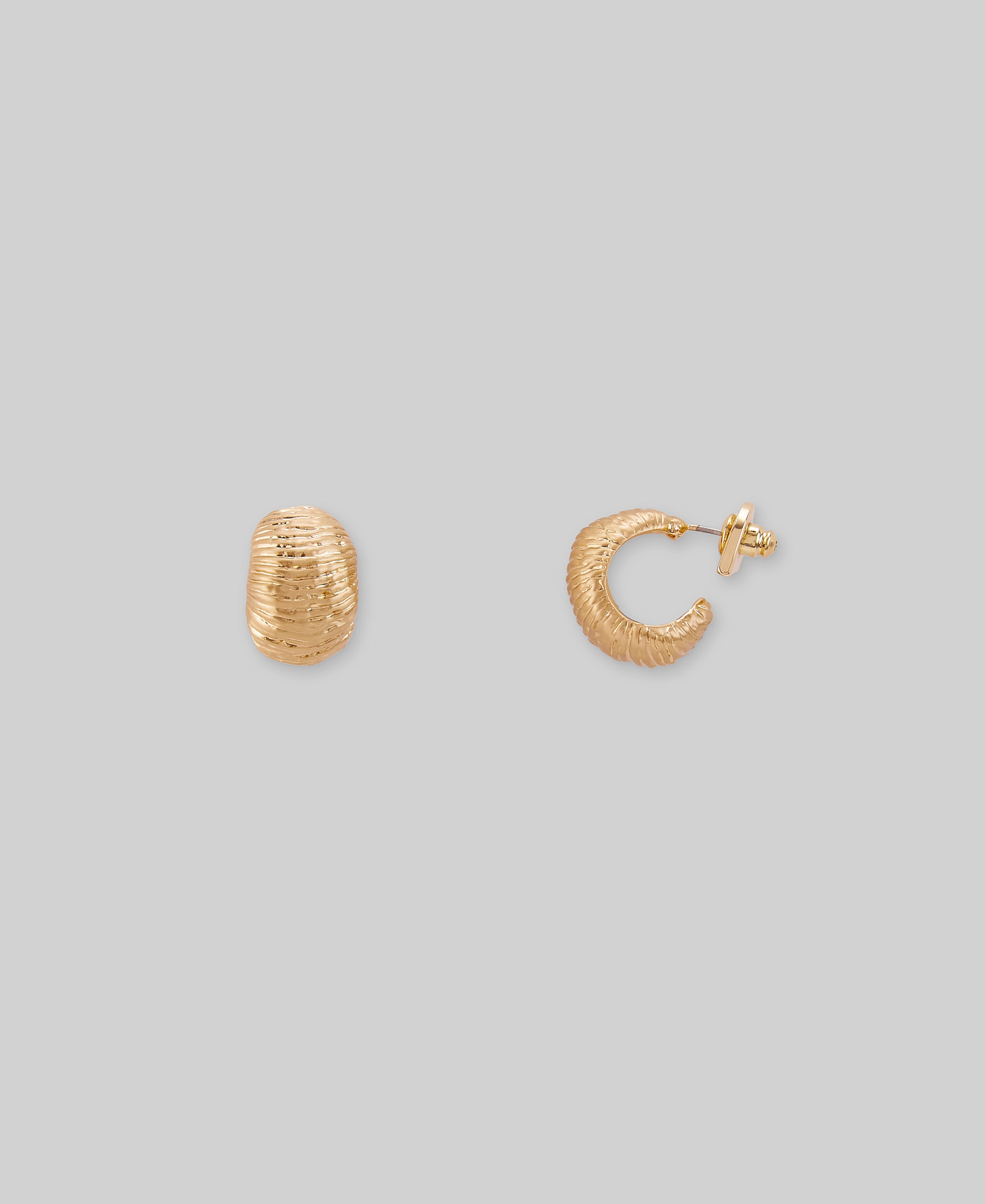 Golden hoops with a shell relief woman image number 0
