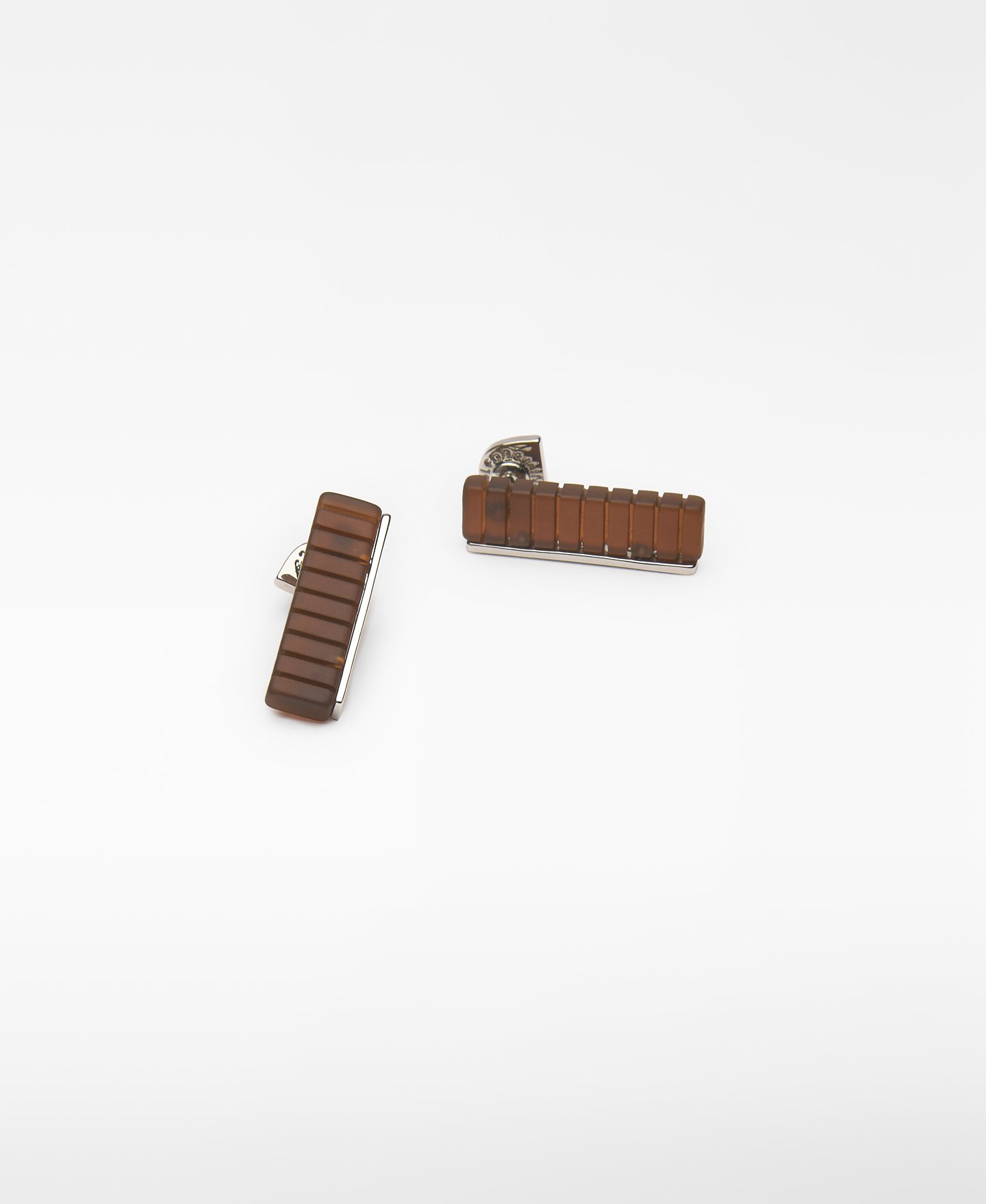 Matte resin grid earrings woman image number 1