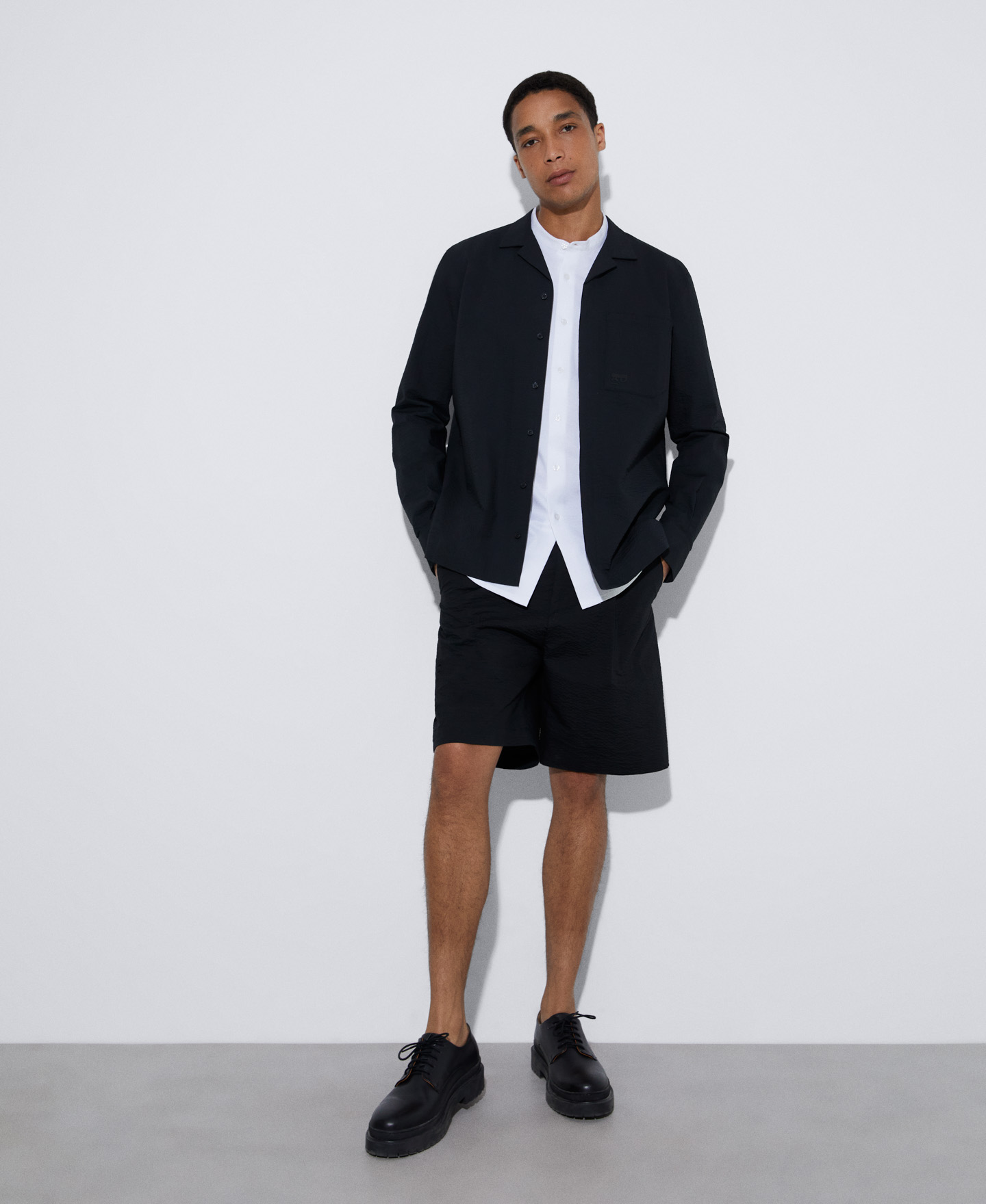 Cotton seersucker Bermuda shorts image number 1