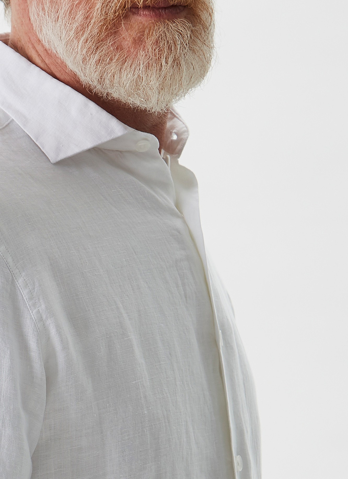 White linen shirt with cutaway collar image number 2