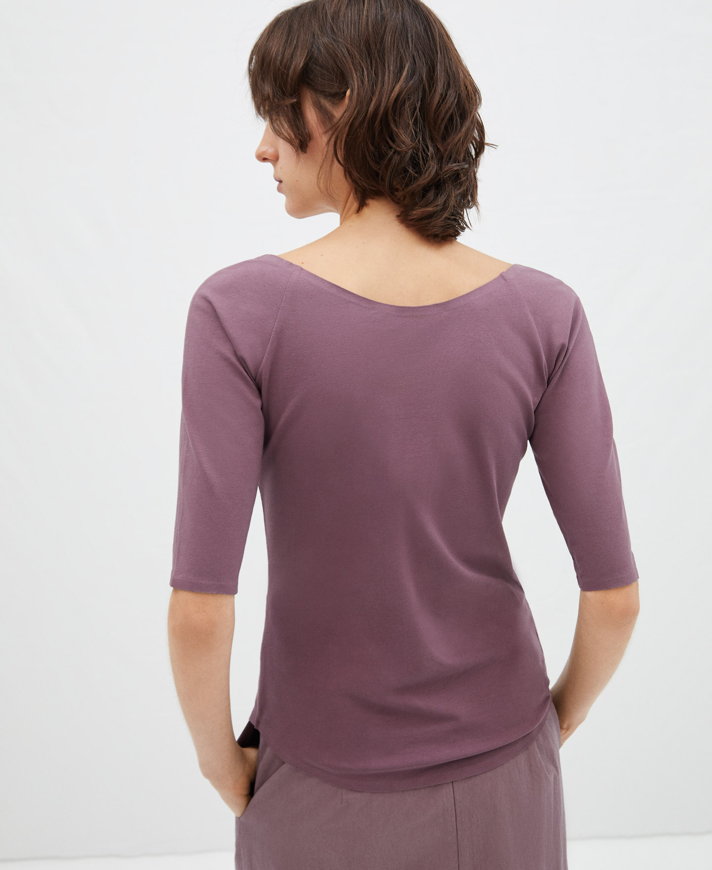 Round neck cotton t-shirt image number 2