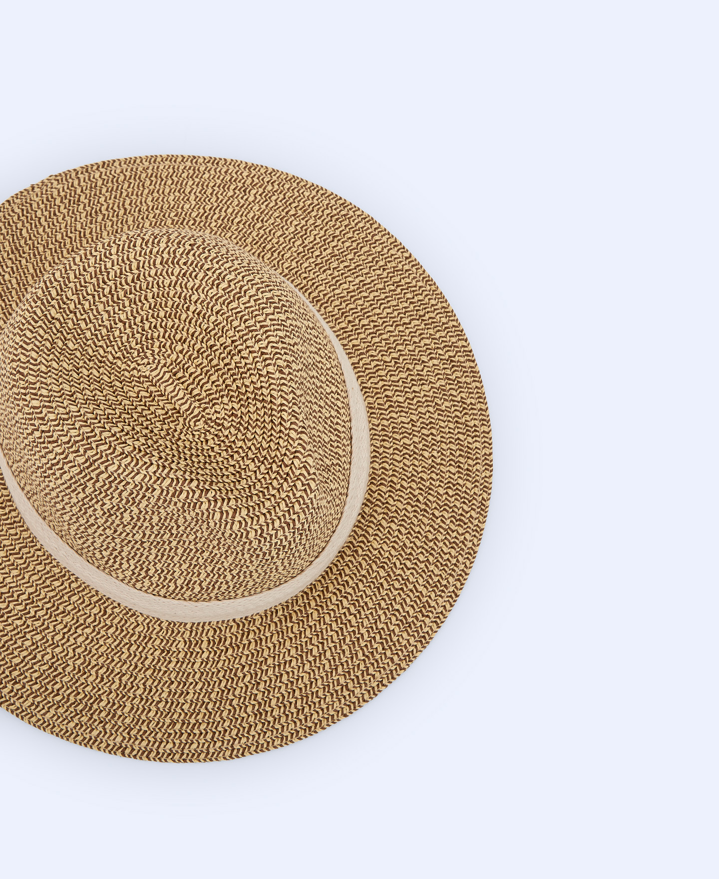 Sombrero en papel responsable image number 1