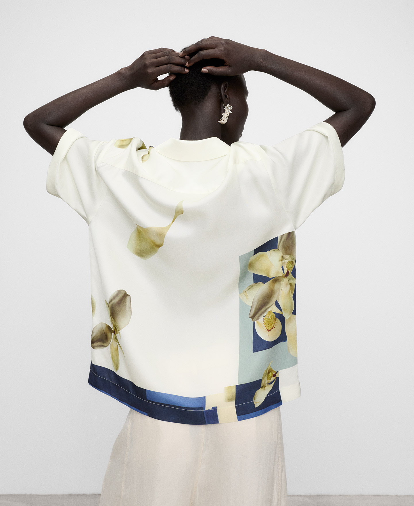Camisa fluida estampada image number 2