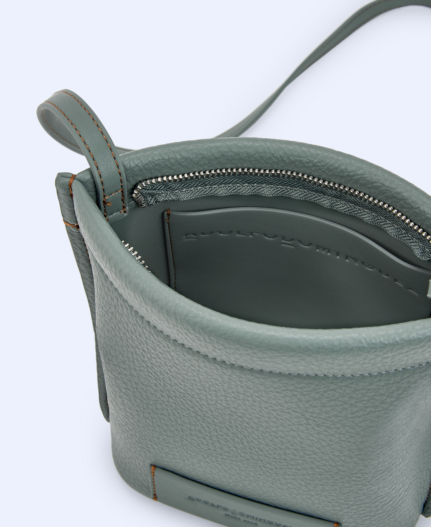 Grain textured small shoulder bag image number 3