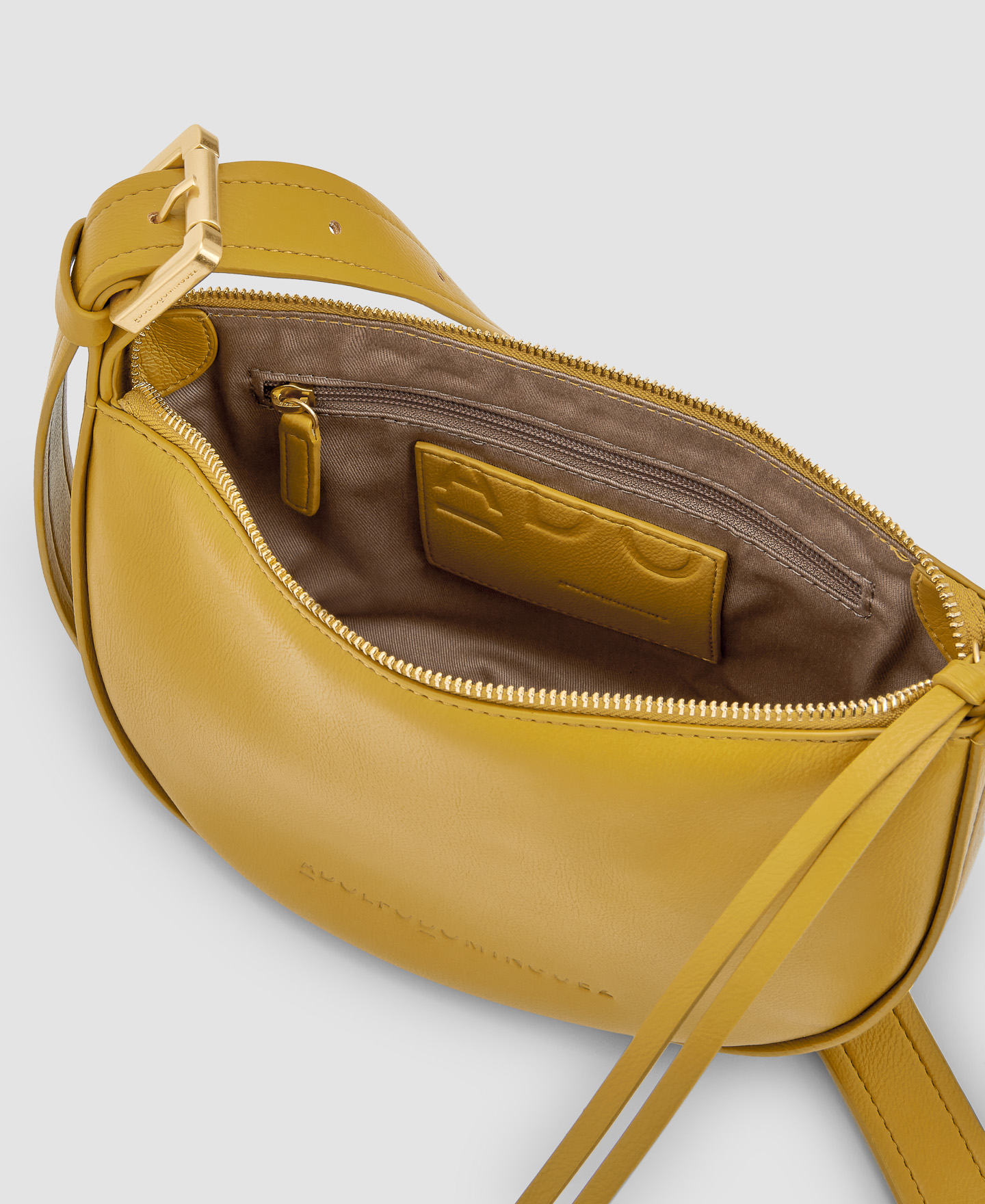 Responsible materials shoulder bag image number 2
