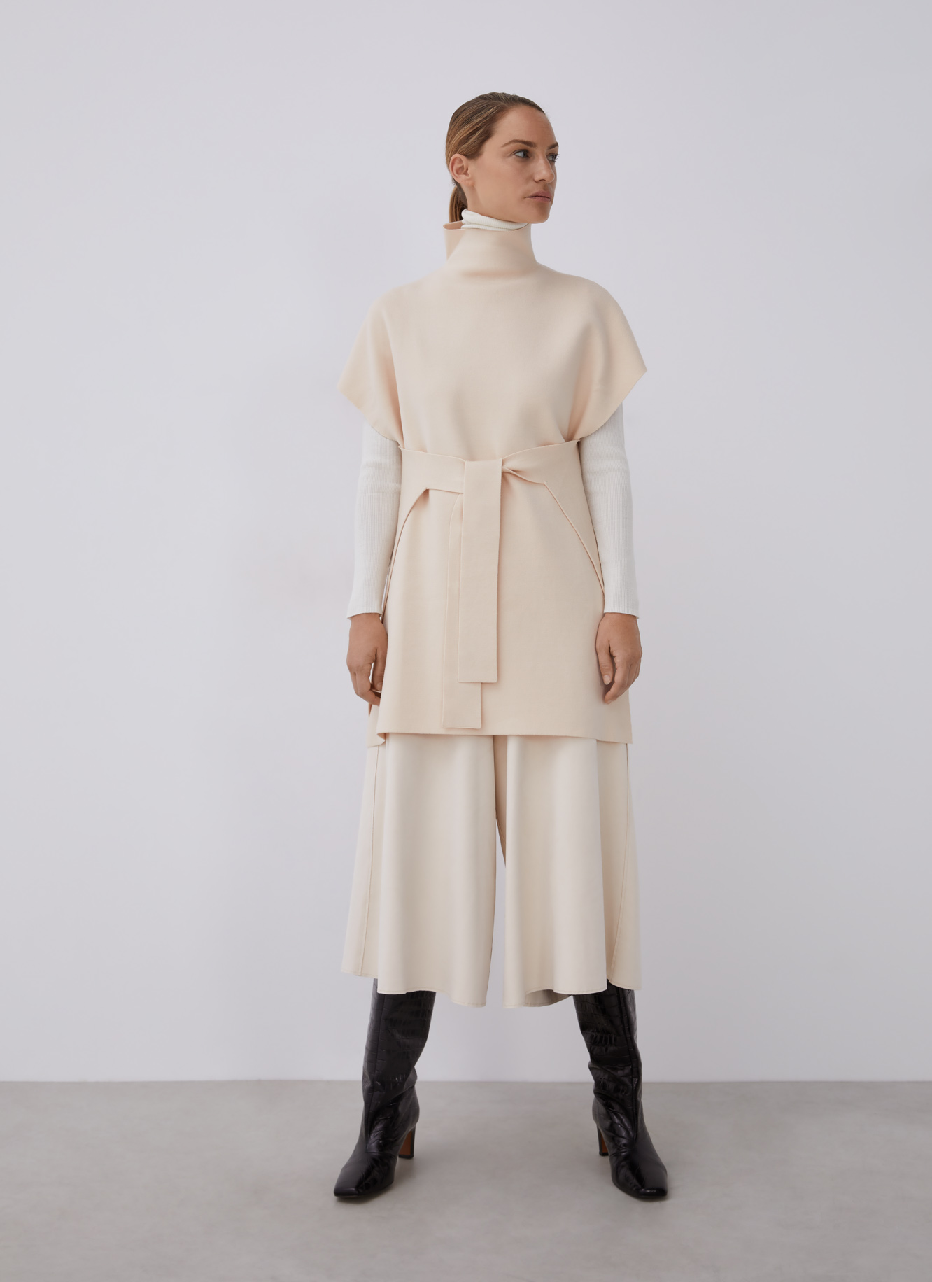 Viscose trouser skirt image number 3