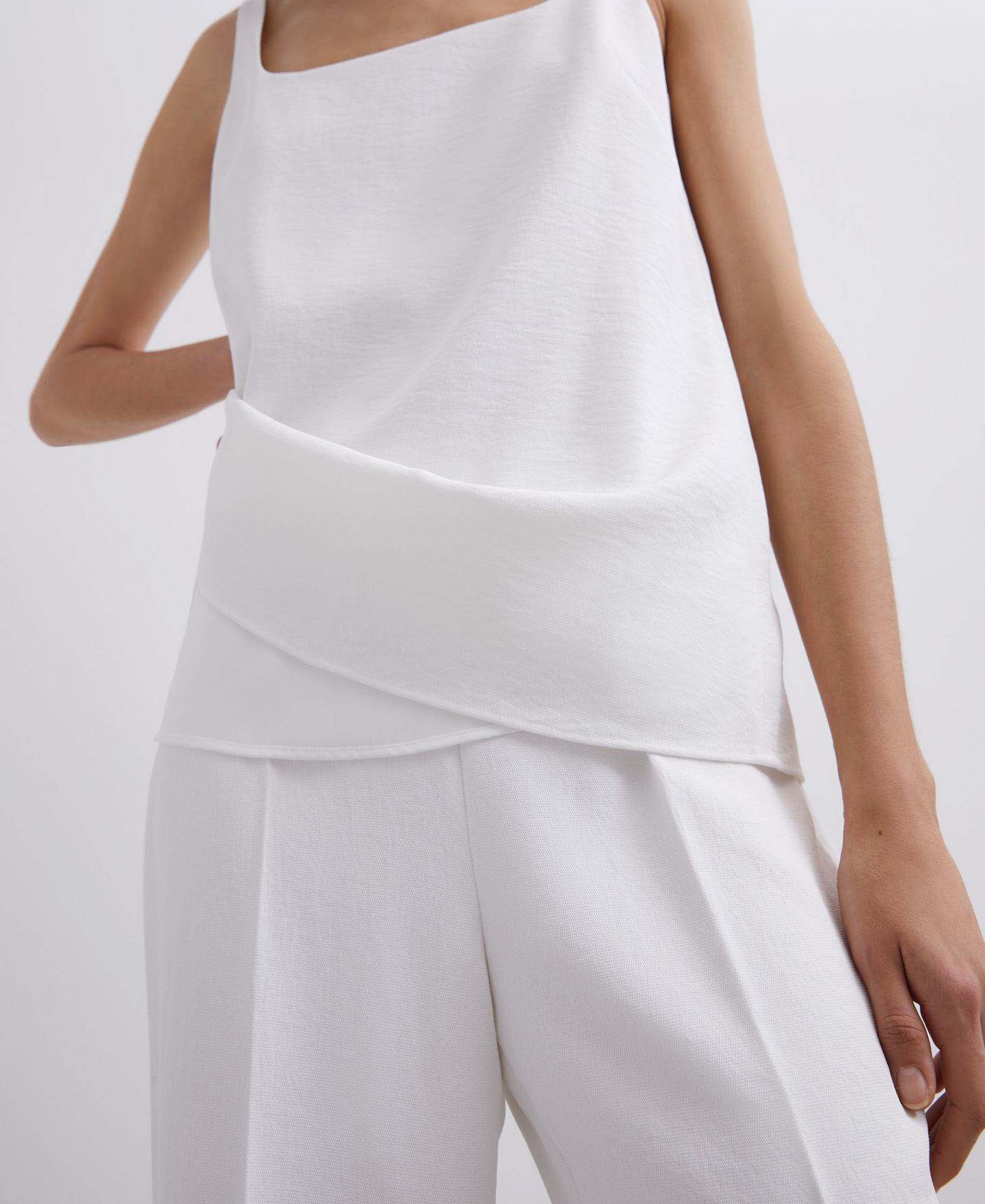 Square neckline top image number 2