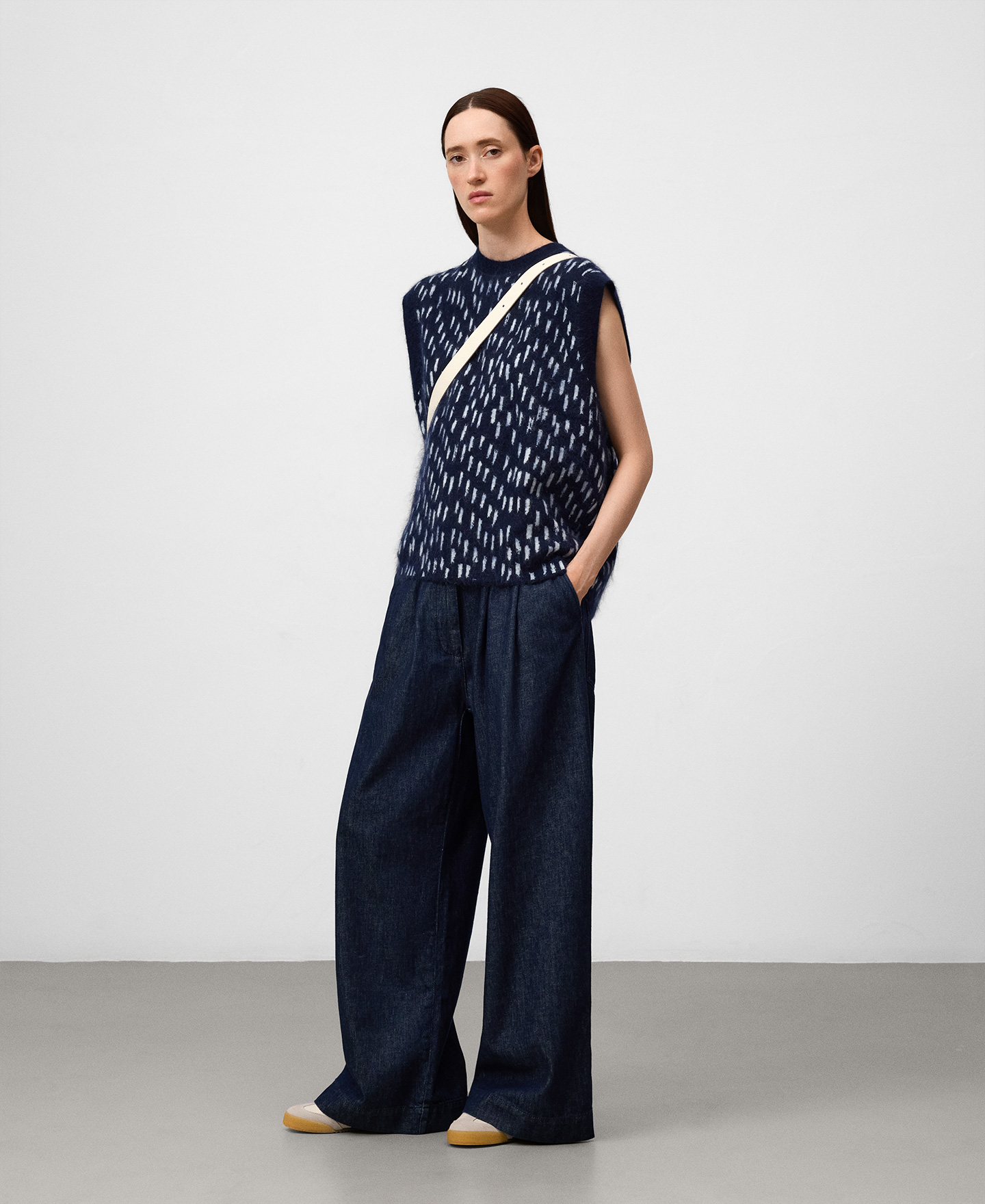 Chaleco estampado punto jacquard mujer image number 1