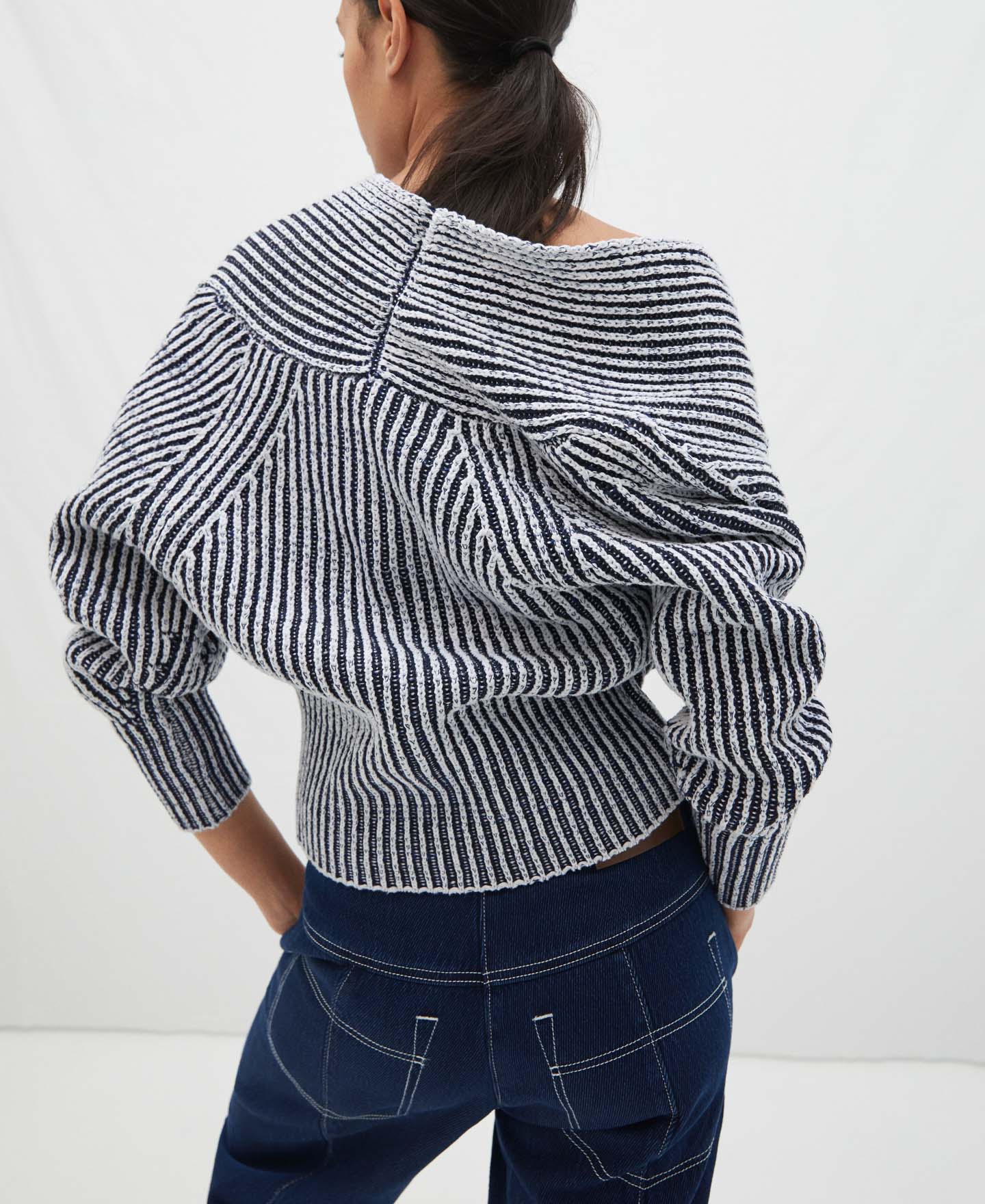 Chaqueta de punto con dos botones image number 2