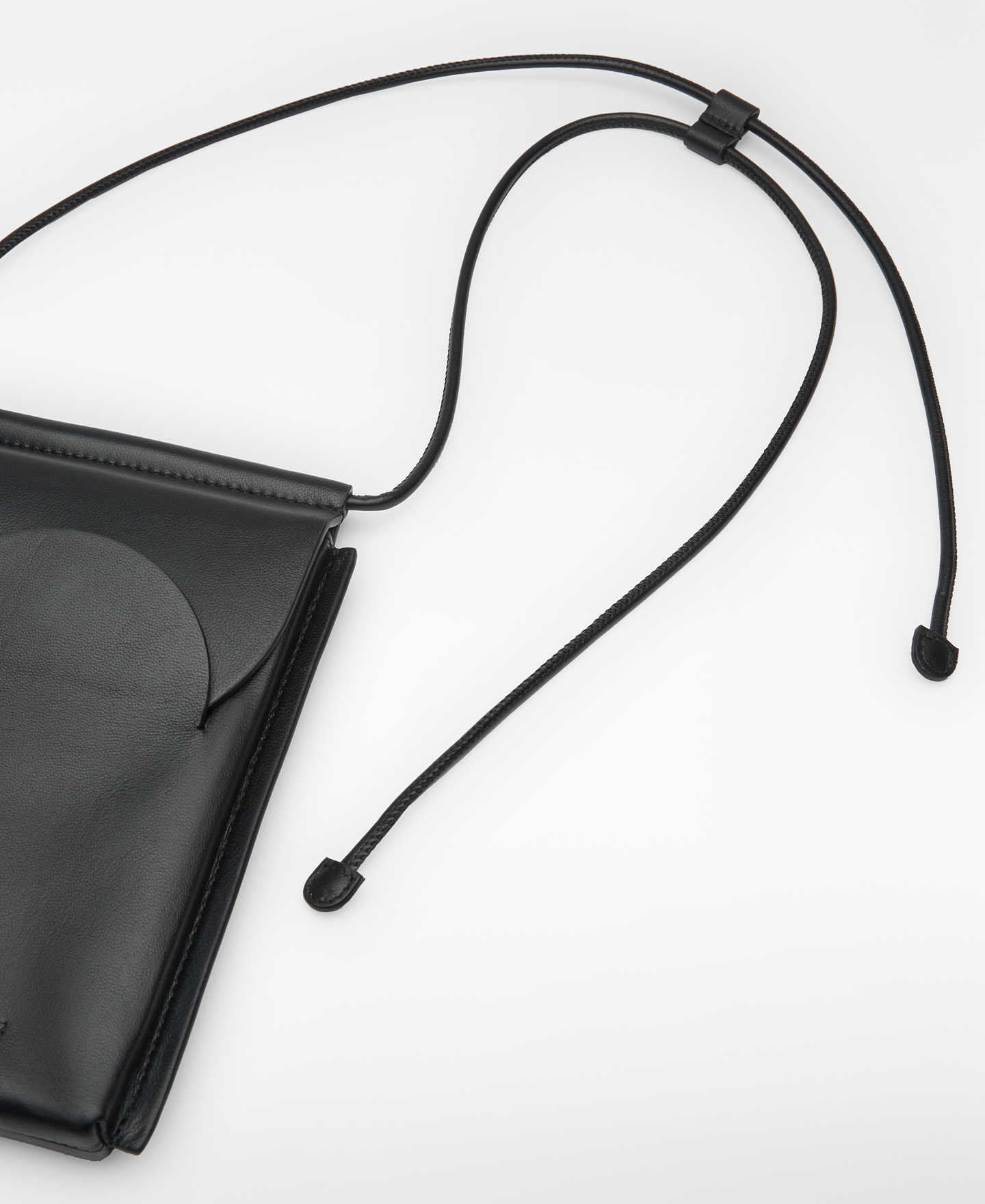 Portamóvil solapas curvas piel hombre image number 3