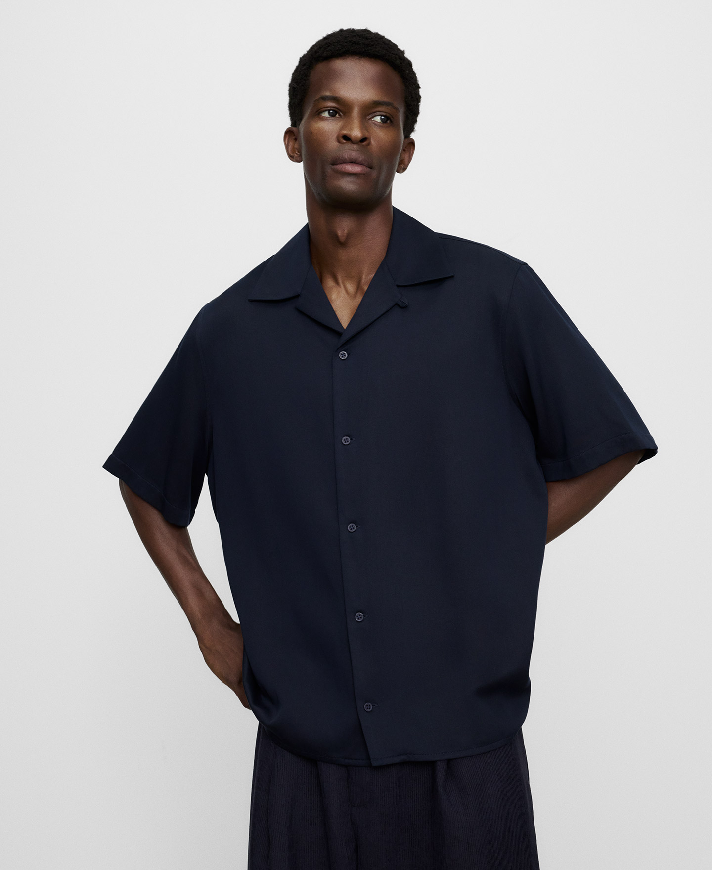 Camisa oversize cuello bowling lyocell image number 0