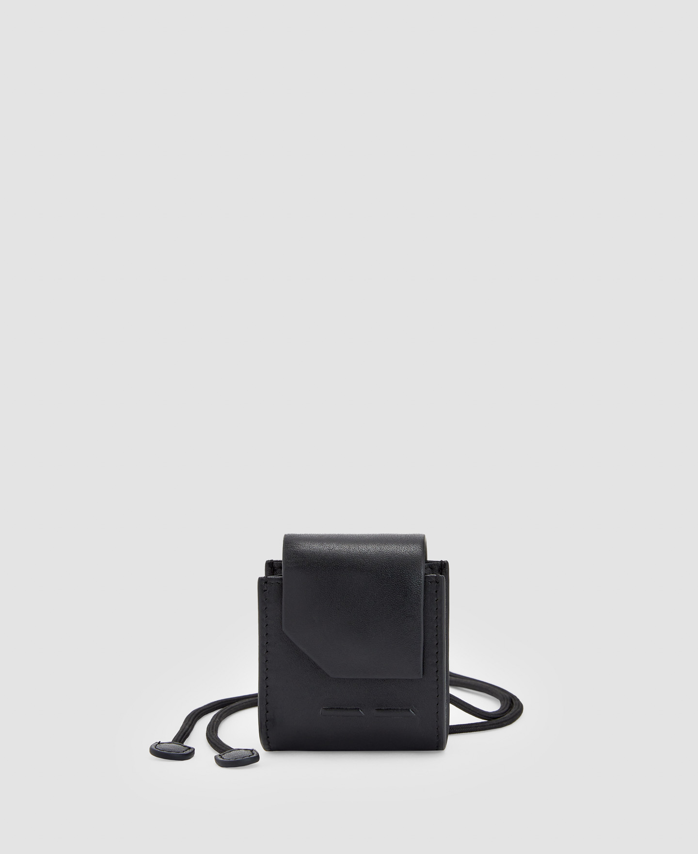 Responsible leather Airpods case image number 0
